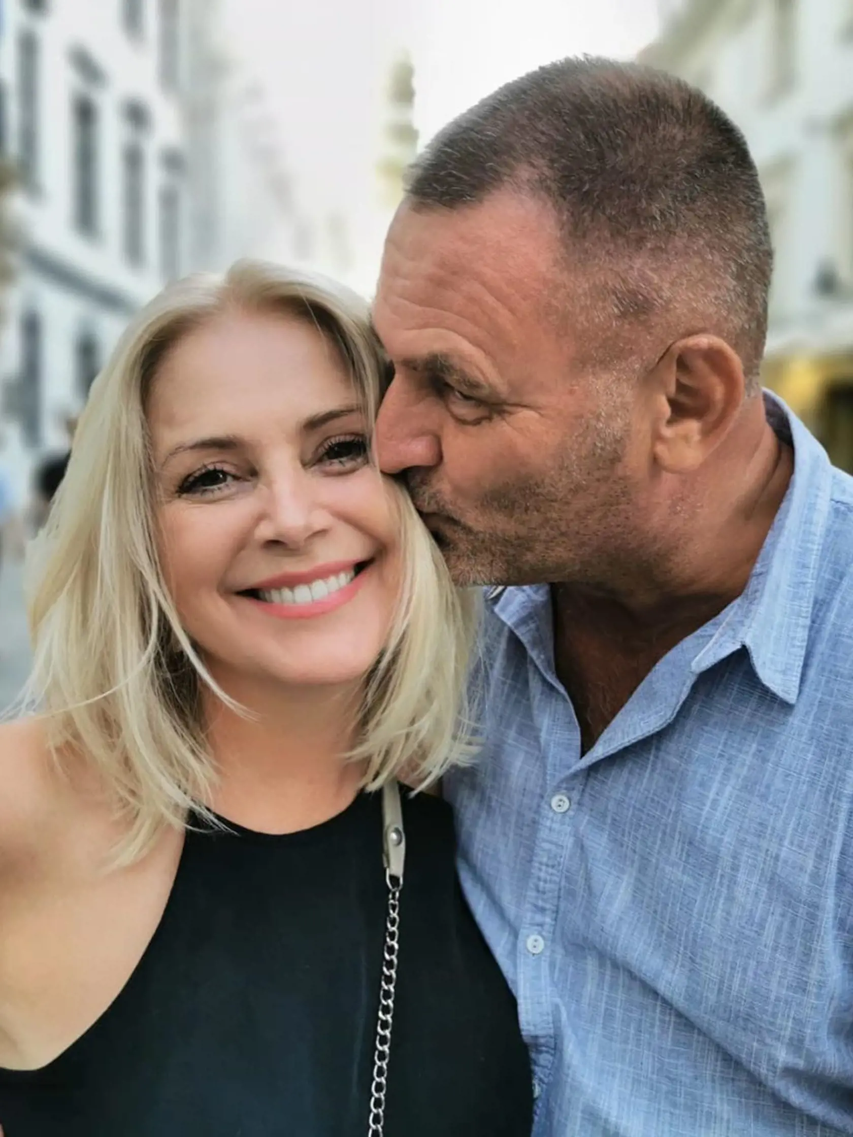 Zuzana je šťastná po boku partnera Petra.