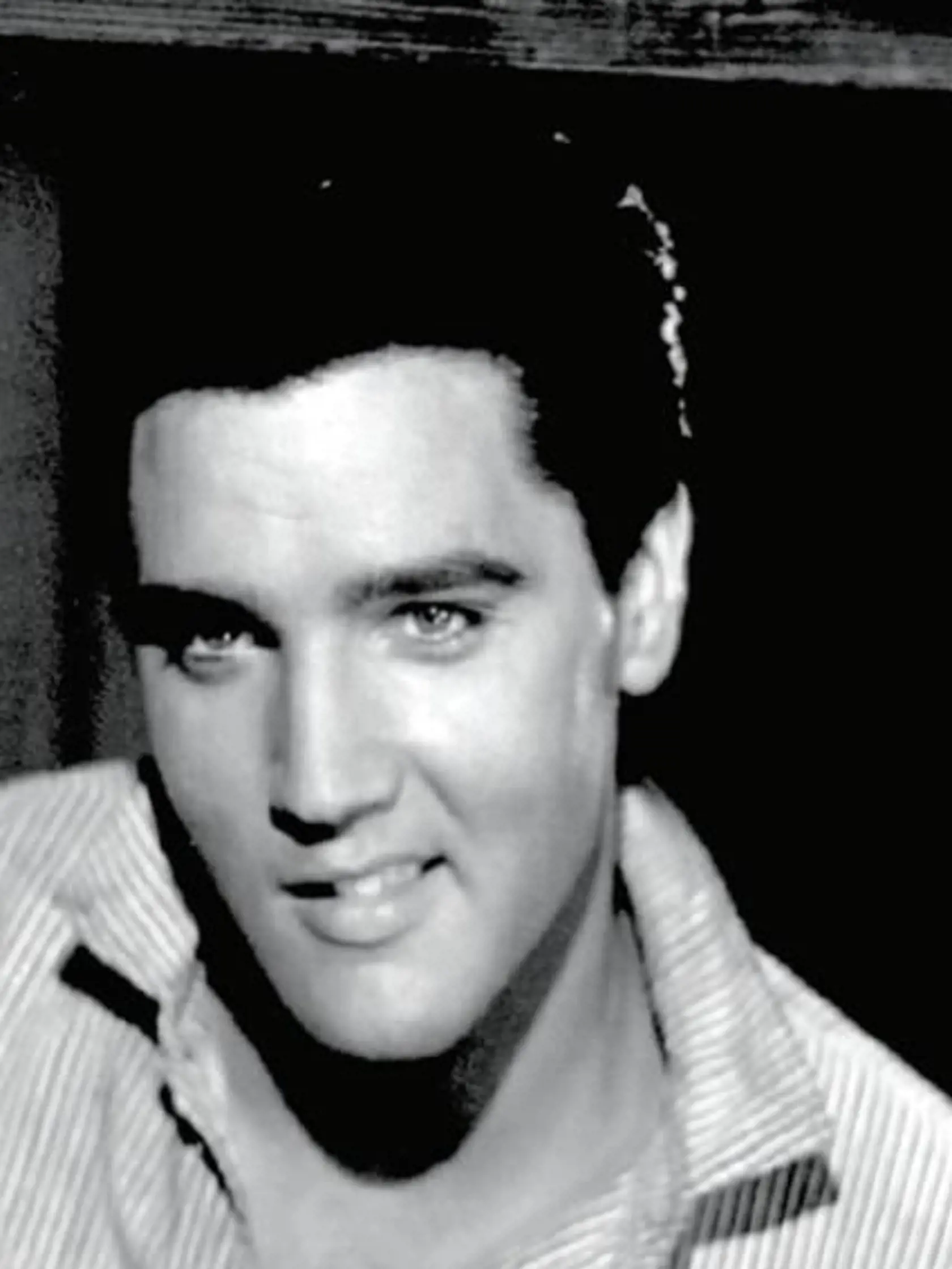 Elvis Presley je známy ako kráľ rokenrolu. Aj po všetkých tých rokoch je považovaný za jedného z najvplyvnejších hudobníkov všetkých čias, najmä ak vezmeme do úvahy, že bol jedným z prvých, ktorý priniesol rockovú hudbu do mainstreamovej hudby.
