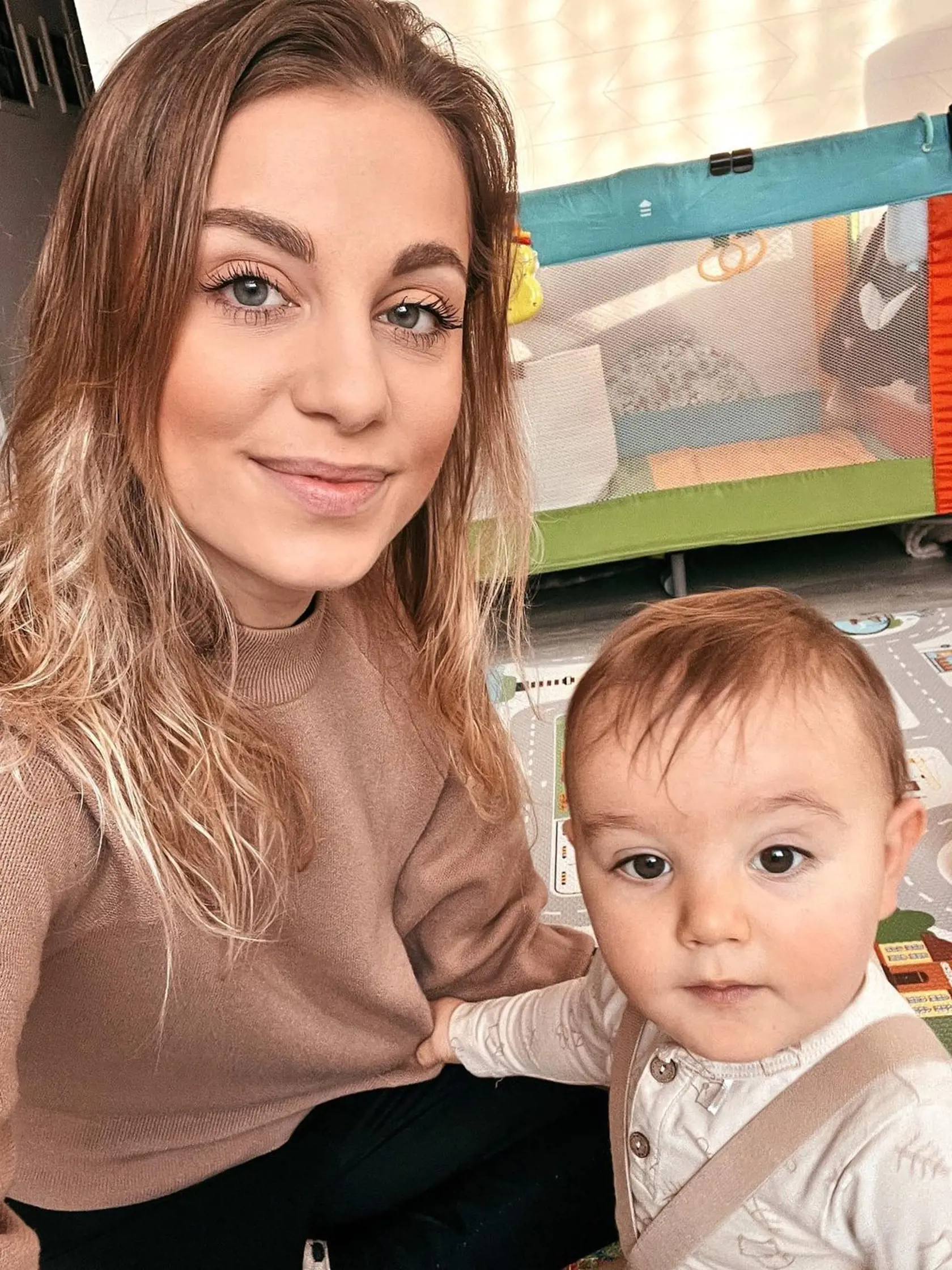 Dominika so synom.