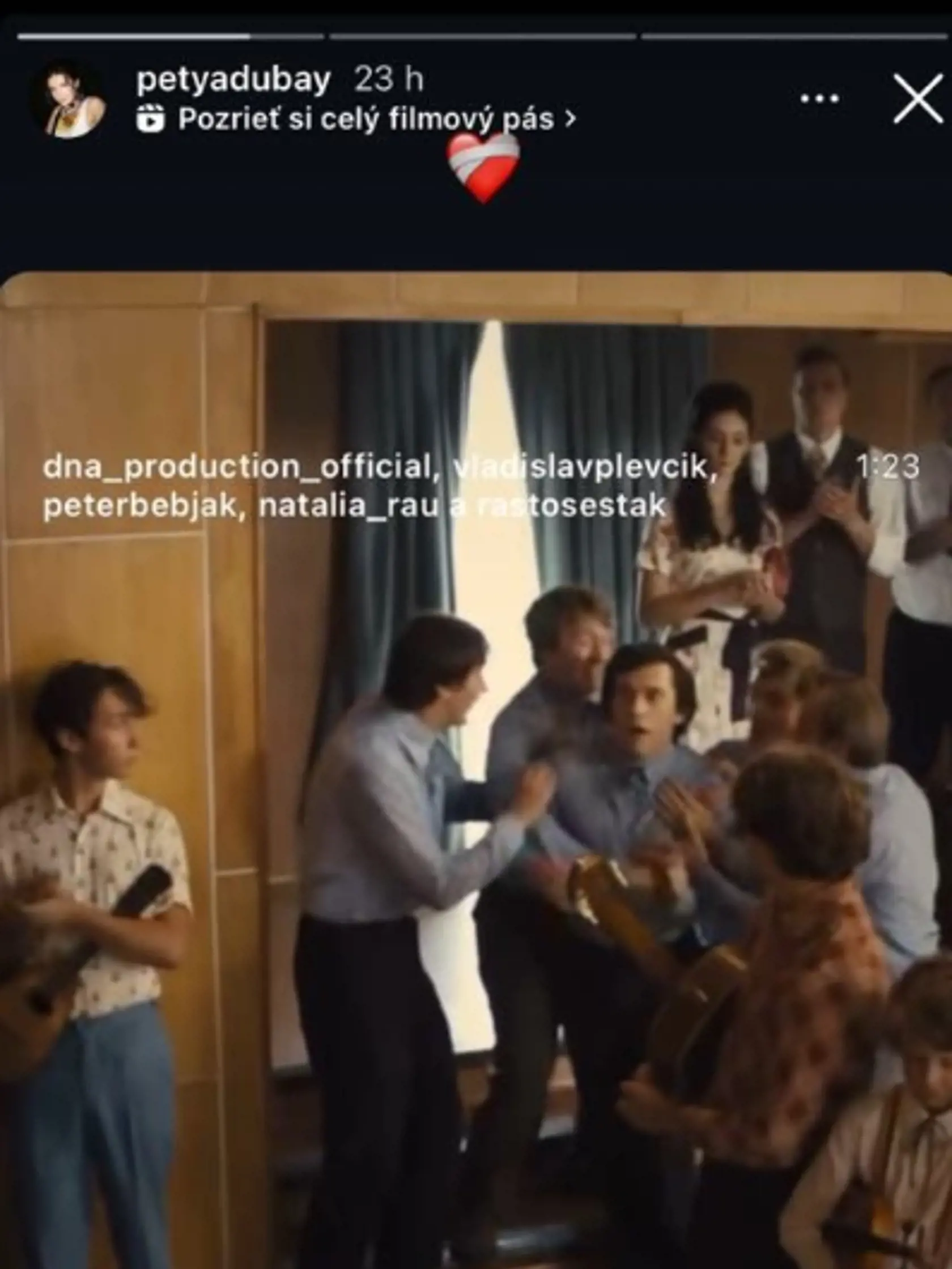 Petra Dubayová na svojom profile na sociálnej sieti podporila svojho ex Vladislava Plevčíka. Zdieľala trailer k filmu Duchoň, v ktorom stvárni Plevčík hlavnú úlohu. Dubayová pridala aj symbol srdiečka s obväzom, ktoré sa spája s uzdravením.