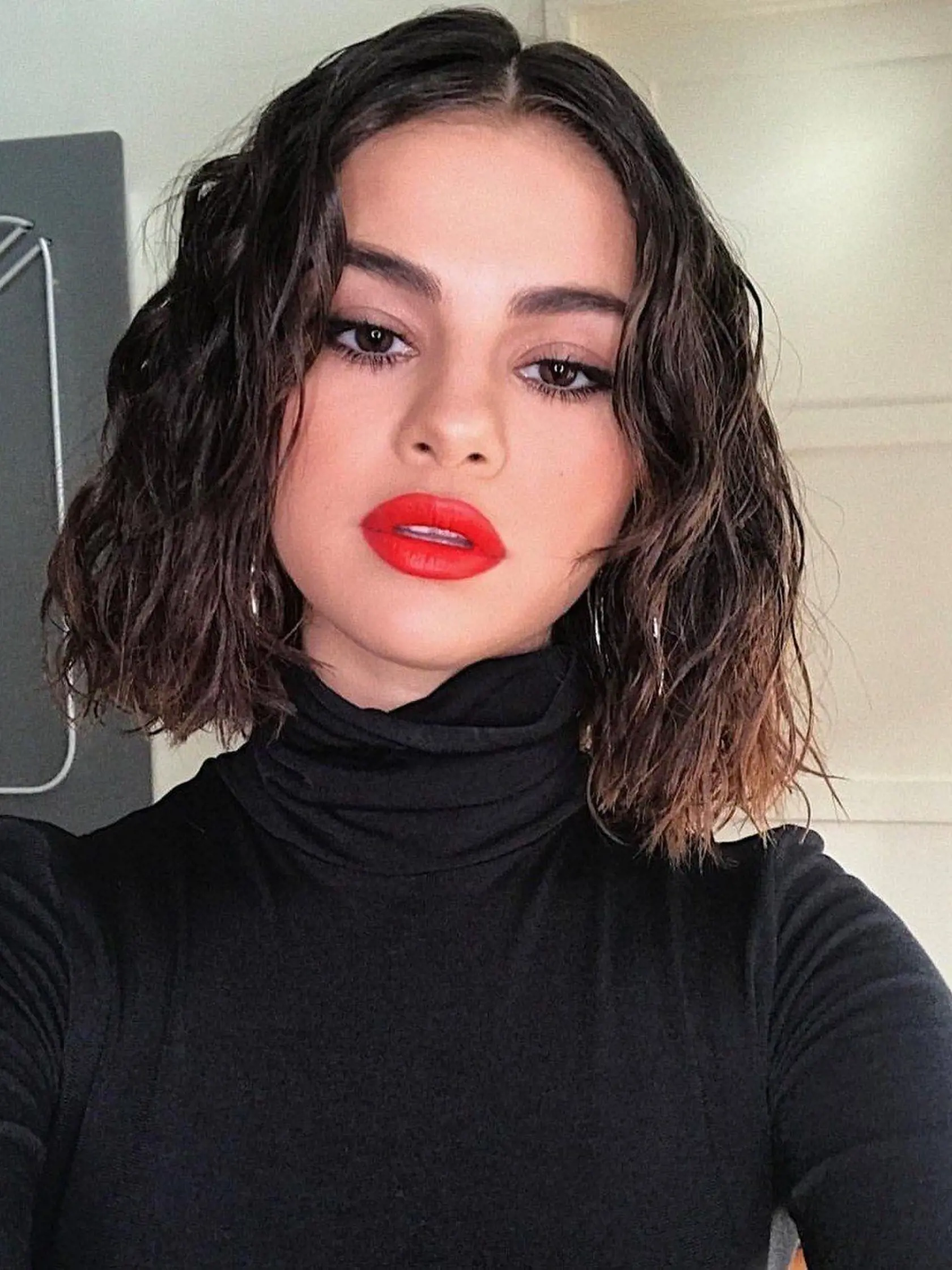 Selena Gomez je späť a v skvelej forme.