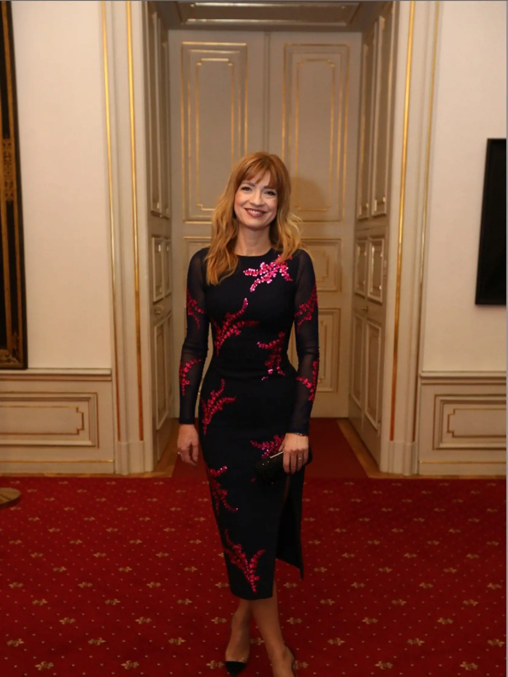 Krásna Jarmila Lajčáková Hargašová pútala pozornosť štýlovými lodičkami, ktoré boli z časti priesvitné.