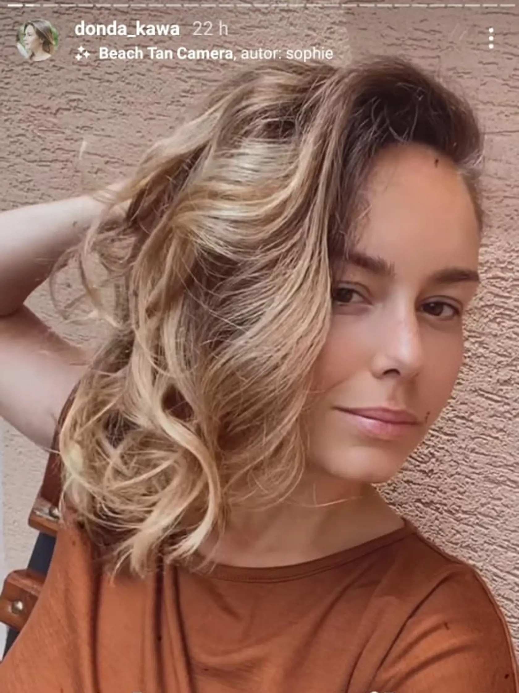 Dominika má krásne husté vlasy, no v lete jej je kvôli nim teplo!
