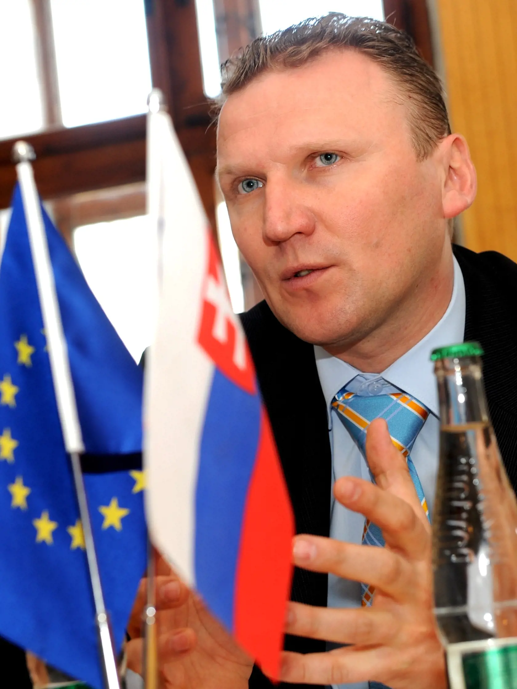 Šéf VVS Stanislav Hreha je obvinený z obzvlášť závažného zločinu, stíhaný je na slobode.