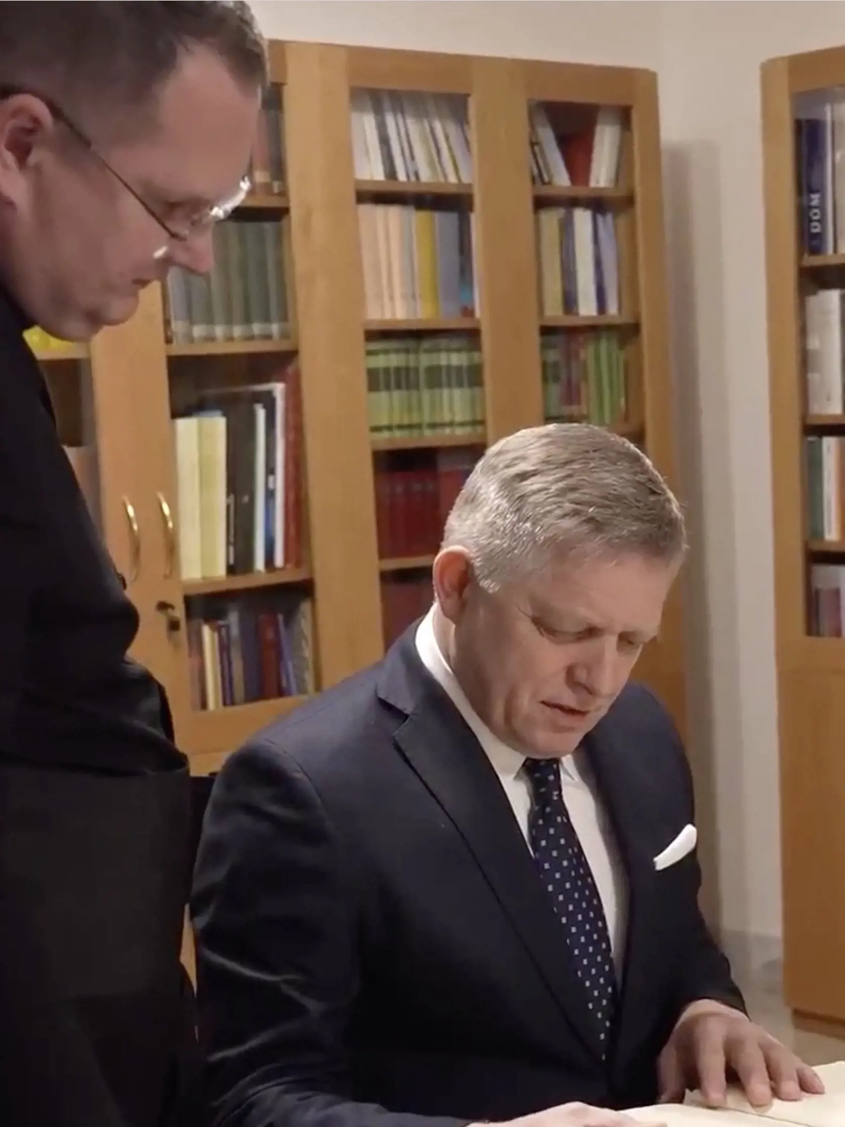 Premiér Robert Fico navštívil v Ríme aj Pápežský slovenský ústav a kolégium sv. Cyrila a Metoda, kde sa oboznámil s činnosťou tejto inštitúcie.
