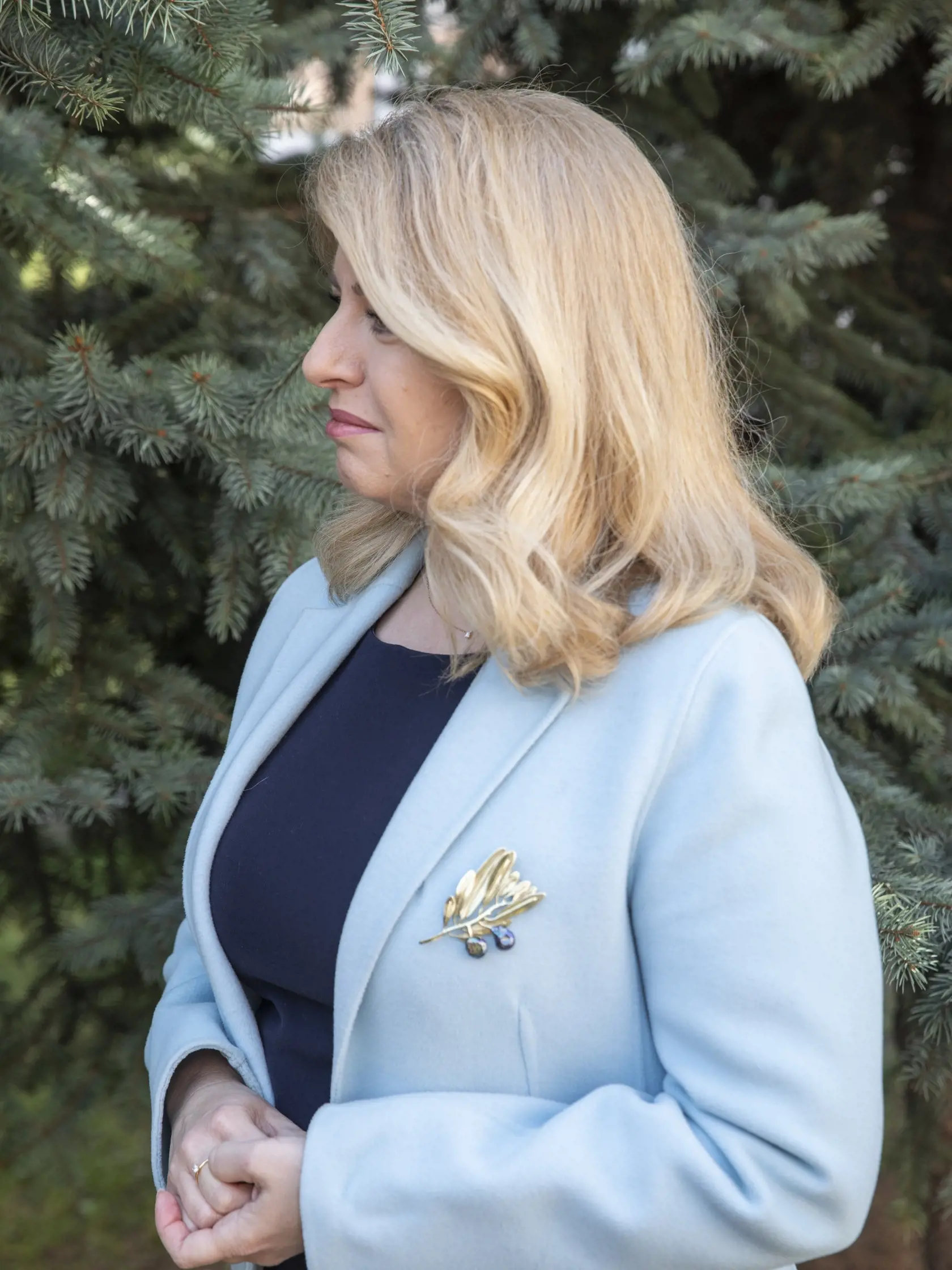 Na snímke je prezidentka Zuzana Čaputová vo volebnej miestnosti v Pezinku, kde hlasovala v 1. kole prezidentských volieb.