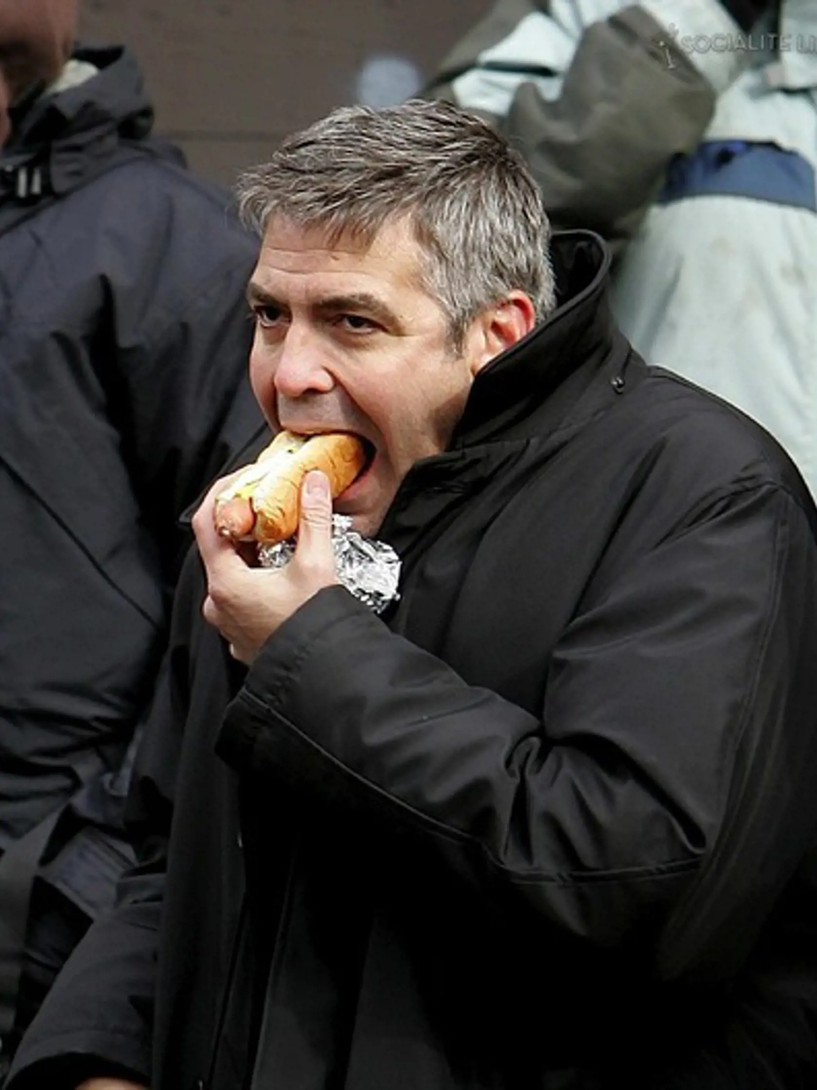 George Clooney tentoraz bez kávy