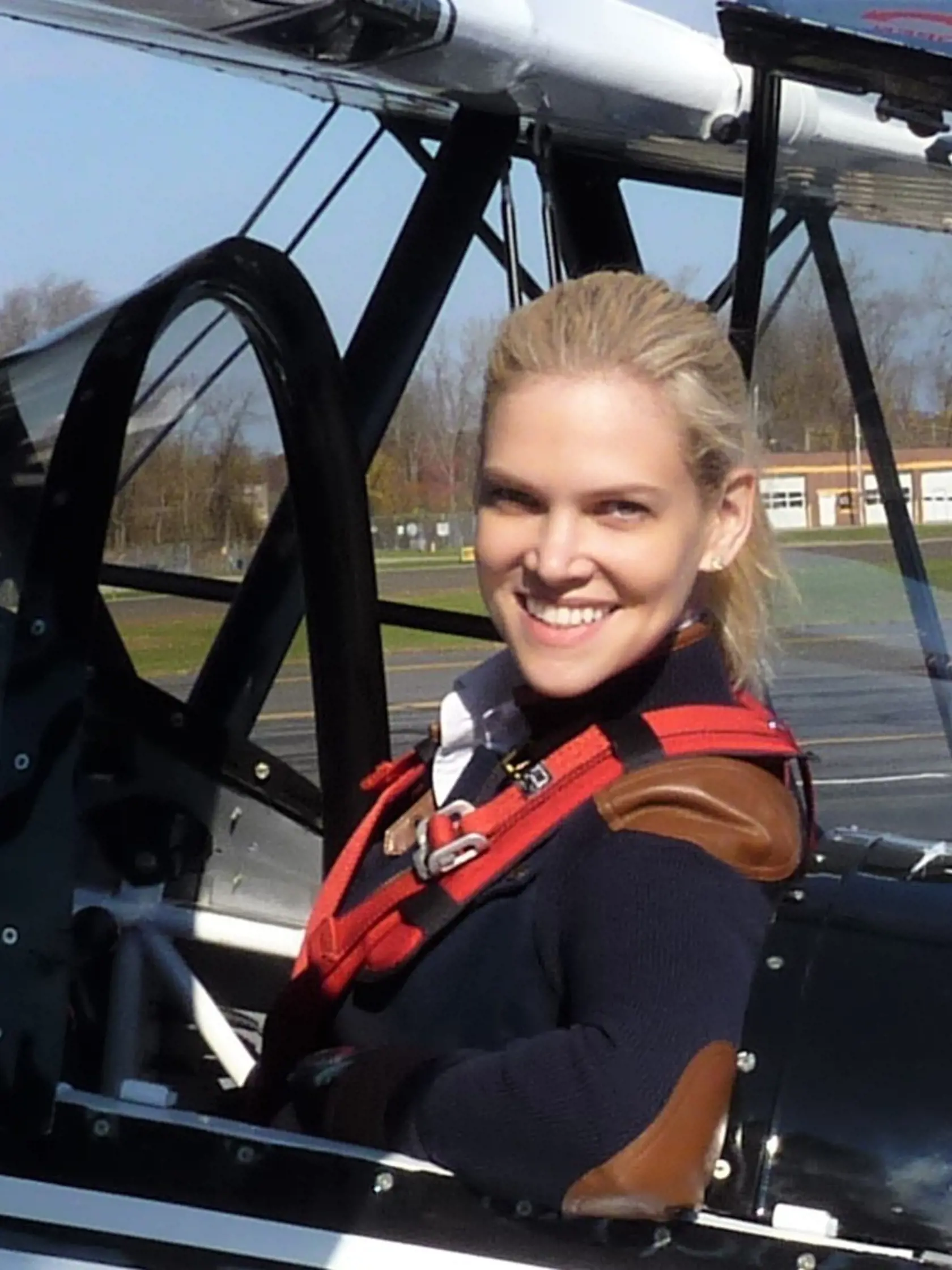 Epsteinovi mala so zháňaním neplnoletých dievčat na sex pomáhať aj Slovenka Naďa Marcinková, ktorá na sociálnych sieťach vystupovala ako pilotka a inštruktorka lietania. V súčasnosti by mala žiť v USA.