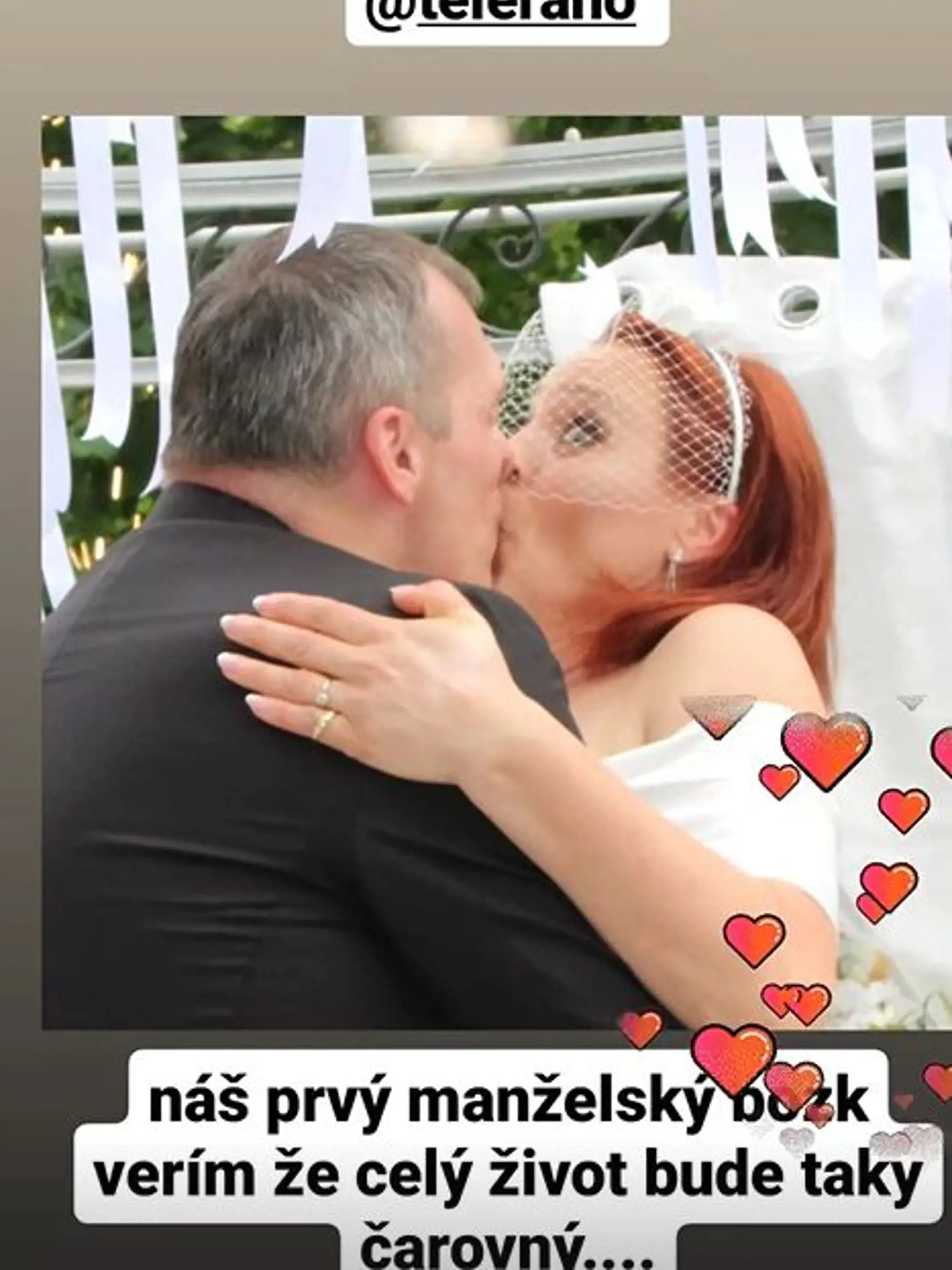Z Adriany Polákovej je už vydatá pani. Exmarkizáčka sa pochválila aj prvým manželským bozkom.