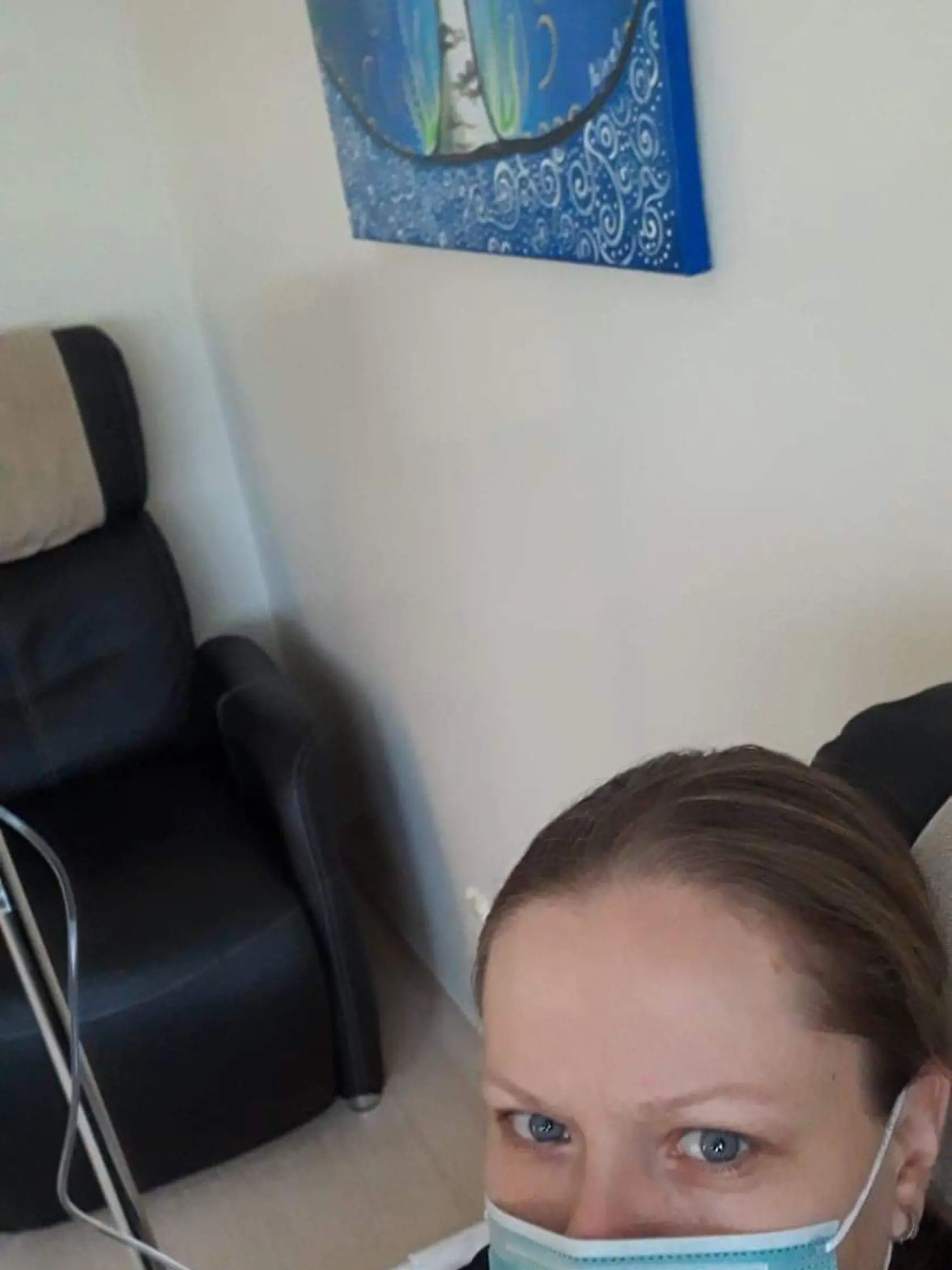 “Povedali mi, že po tejto operácii budem mať vývod, bude tam potrebná celková rekonštrukcia konečníka a možno nebudem mať v poriadku ľavú nohu. Našťastie sa tak nestalo a vtedy som pocítila takú úľavu, vďačnosť a radosť, že sa to nedá opísať slovami,” poznamenala s úsmevom Levičanka.