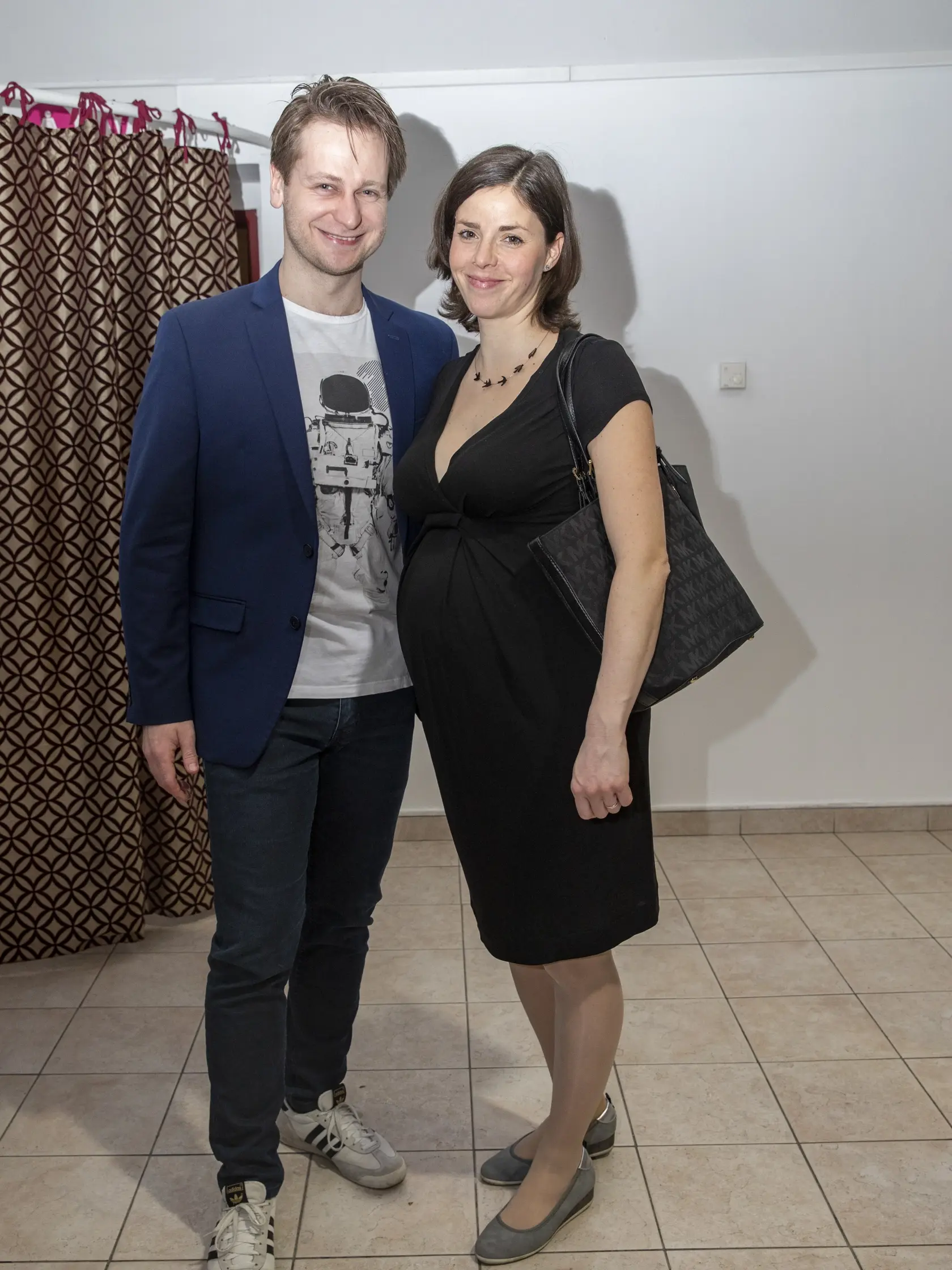 Priemiéra divadelného predstavenia  "Jozef Švejk" v bratislavskom divadle Aréna. Raut po premiére. Na fotke je Peter Brajerčík a Ivana Kuxová.