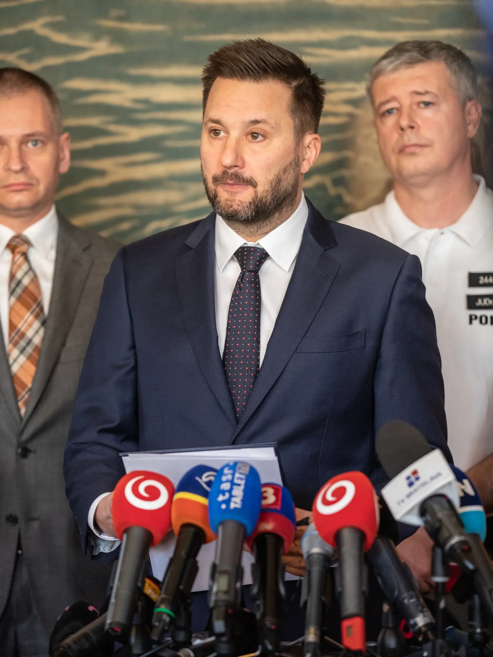 Tlačová konferencia k uzáverám spojenými s vystavbov D4R7 a Mlinksich Nív, ktorú zvolal Ing. Arch. Matúš Vallo v Primaciálnom Paláci.