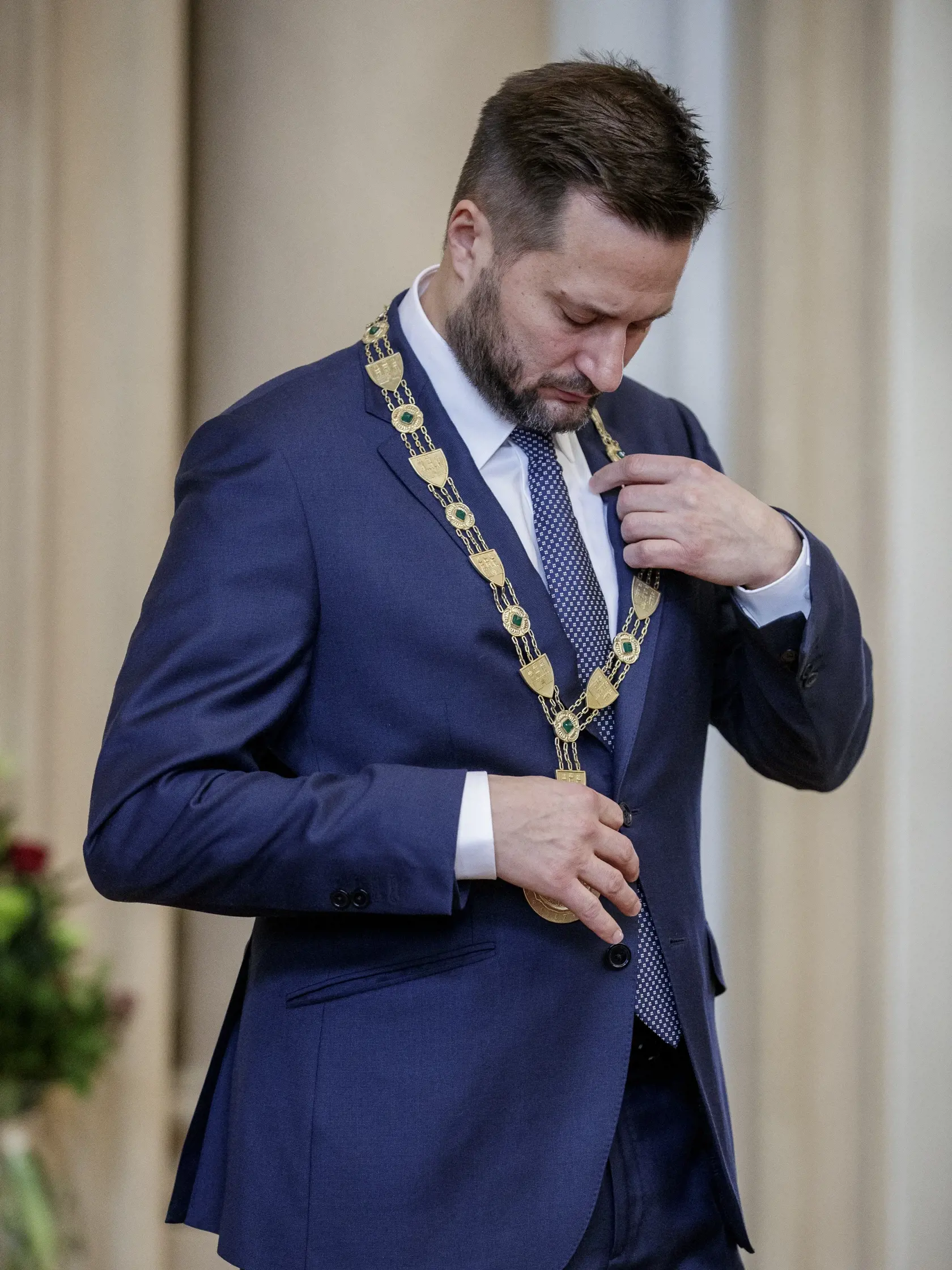 Novozvolený primátor mesta Bratislavy, Matúš Vallo sa na slávnostnom zasadnutí mestského zastupiteľstva ujal svojej funkcie.