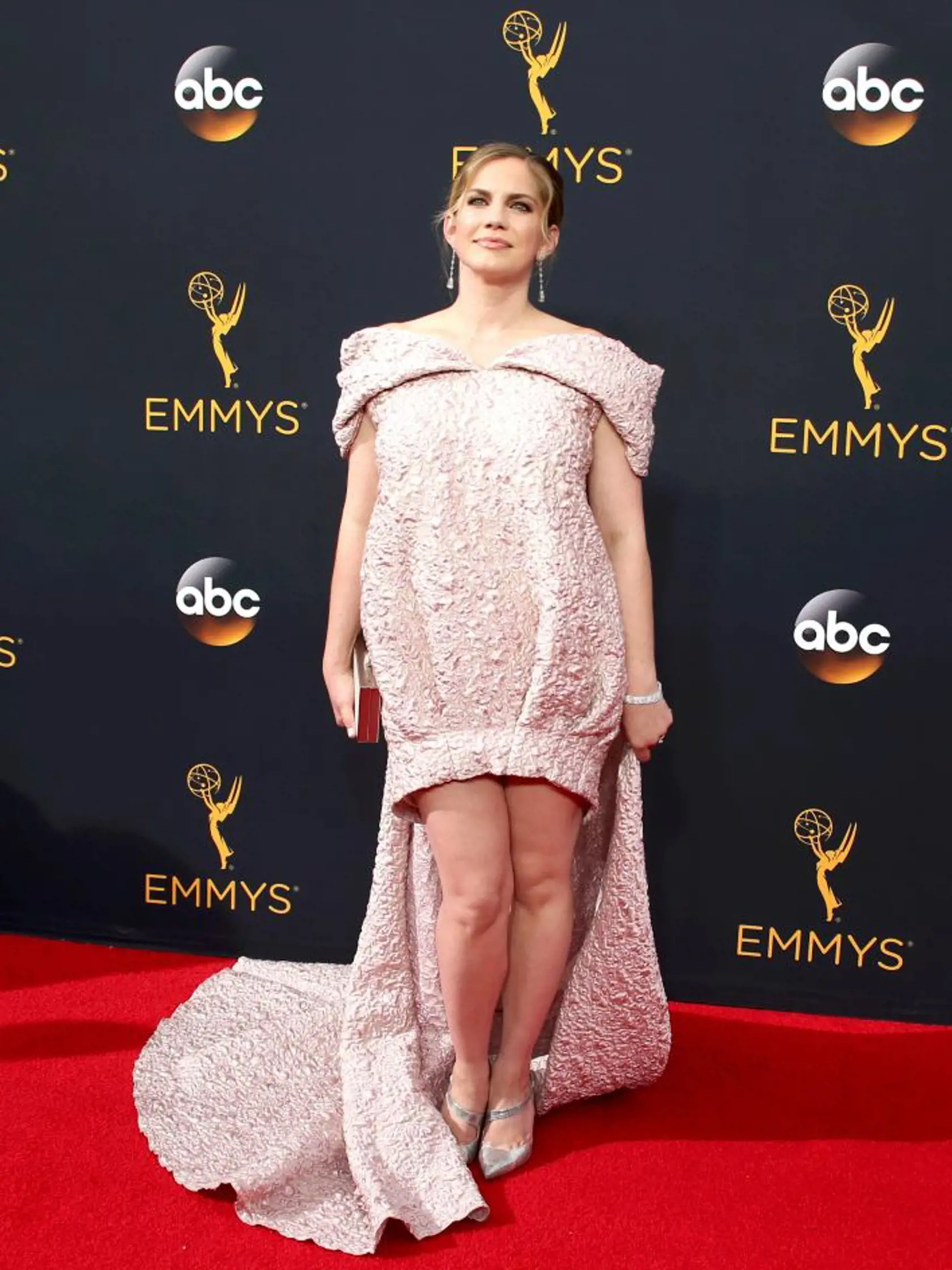 Actress Anna Chlumsky, of HBO's "Veep," arrives at the 68th Primetime Emmy Awards in Los Angeles, California, U.S., September 18, 2016. REUTERS/Lucy Nicholson