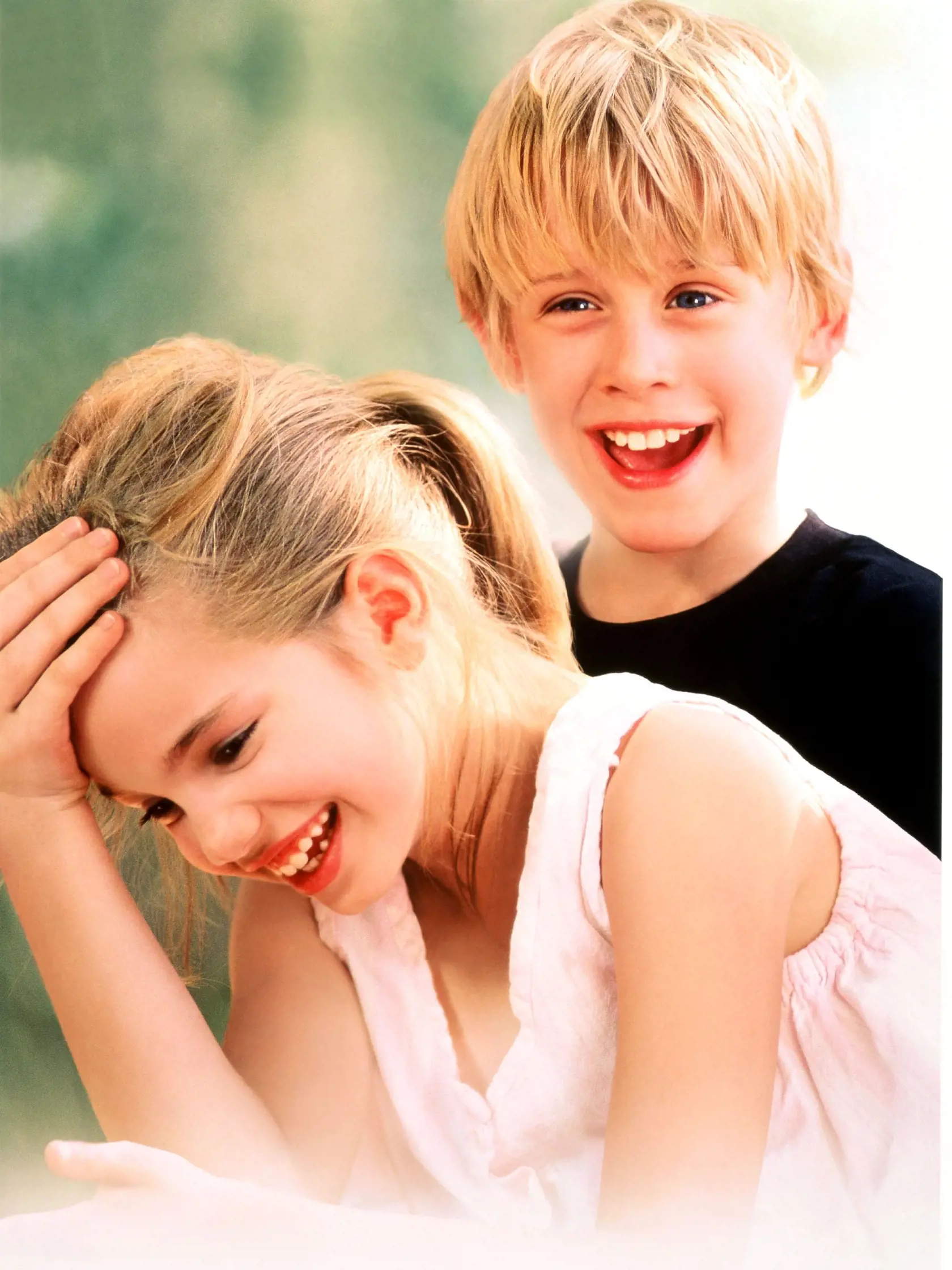 Macaulay Culkin a Anna Chlumsky vo filme Moja prvá láska. 