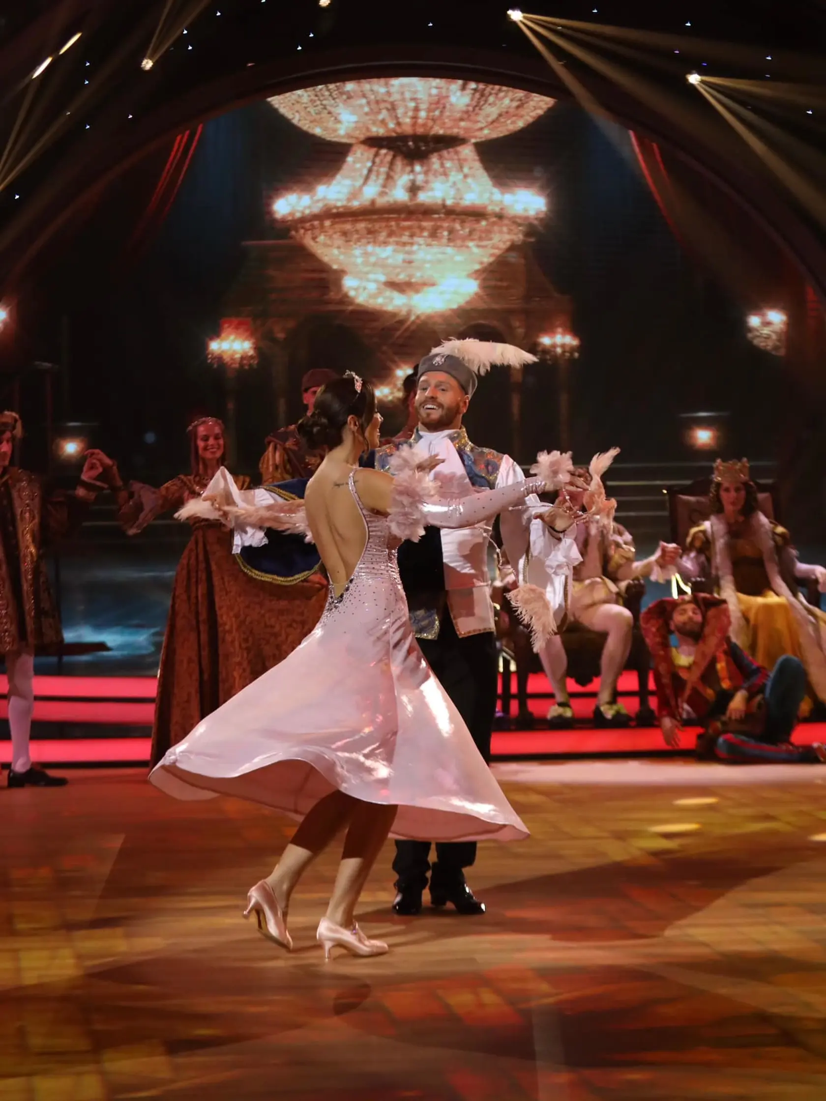 3. kolo Let´s Dance: Simona Leskovská a Vilda Šír. Zatancovali viedenský valčík na pieseň z filmu Tri oriešky pre Popolušku. 