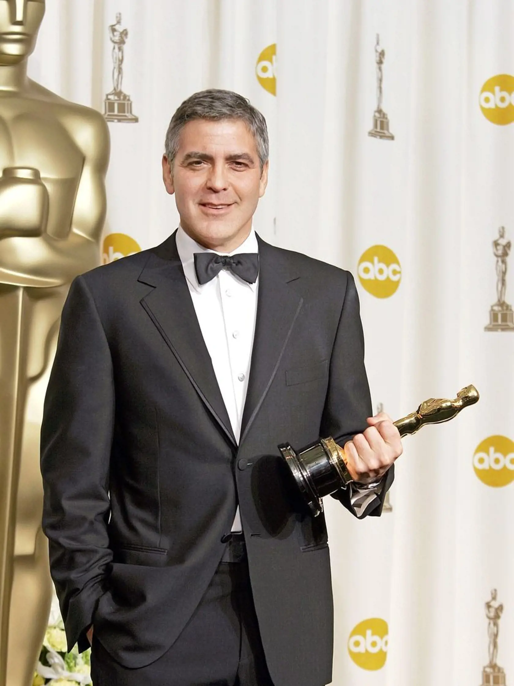 Pre bolesti hlavy si chcel Clooney siahnuť na život. Nakoniec za film Syriana dostal Oscara.