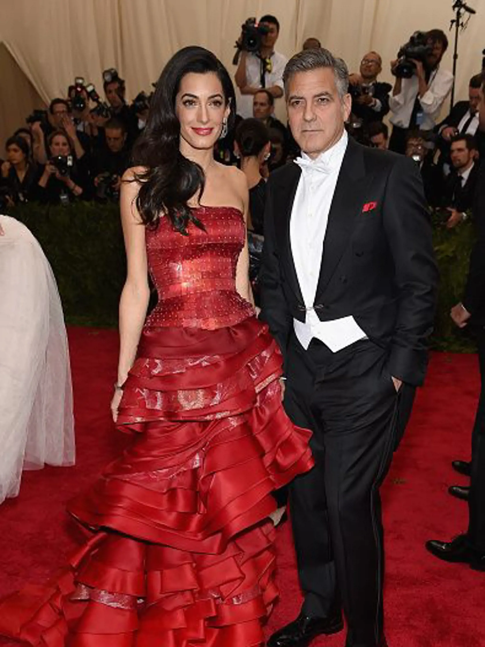 Amal Alamuddin a George Clooney, Amal je v róbe John Galiano pre Maison Margiela 