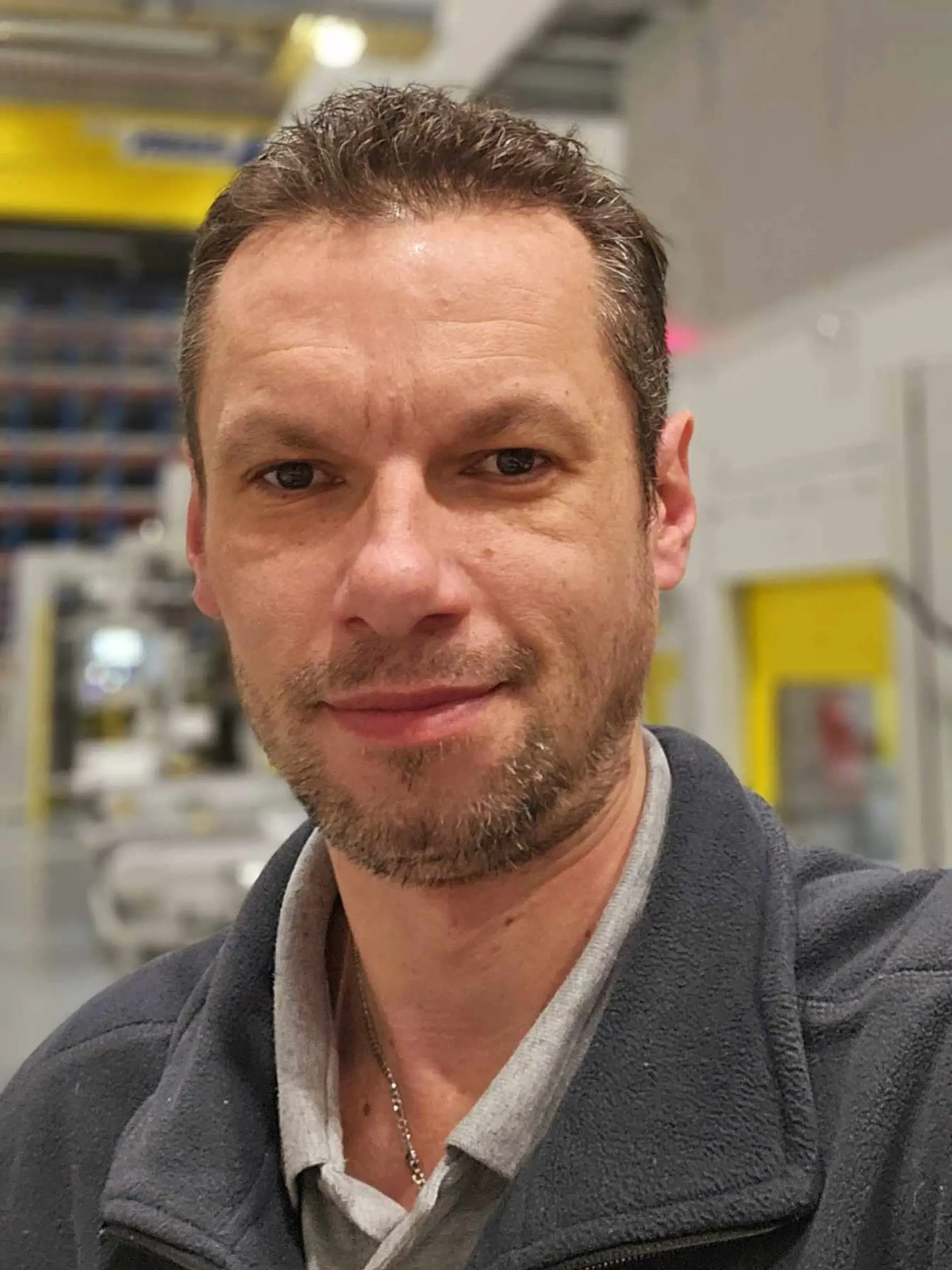 Radovan (42) - „Mám druhý pilier, v ktorom sa mi už nasporila pekná suma. Tento rok som si založil aj tretí pilier. Do neho prispievam 30 eur mesačne z výplaty a 30 eur mi prispieva zamestnávateľ.