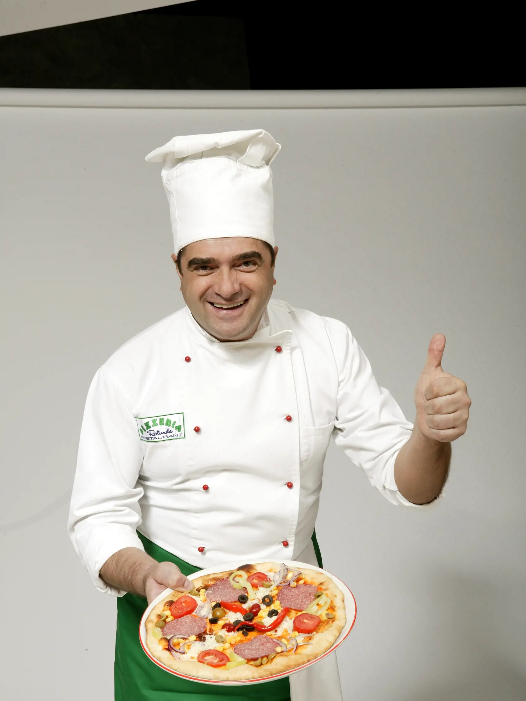 Šéfkuchár Vincenzo si potrpí na pizzu.