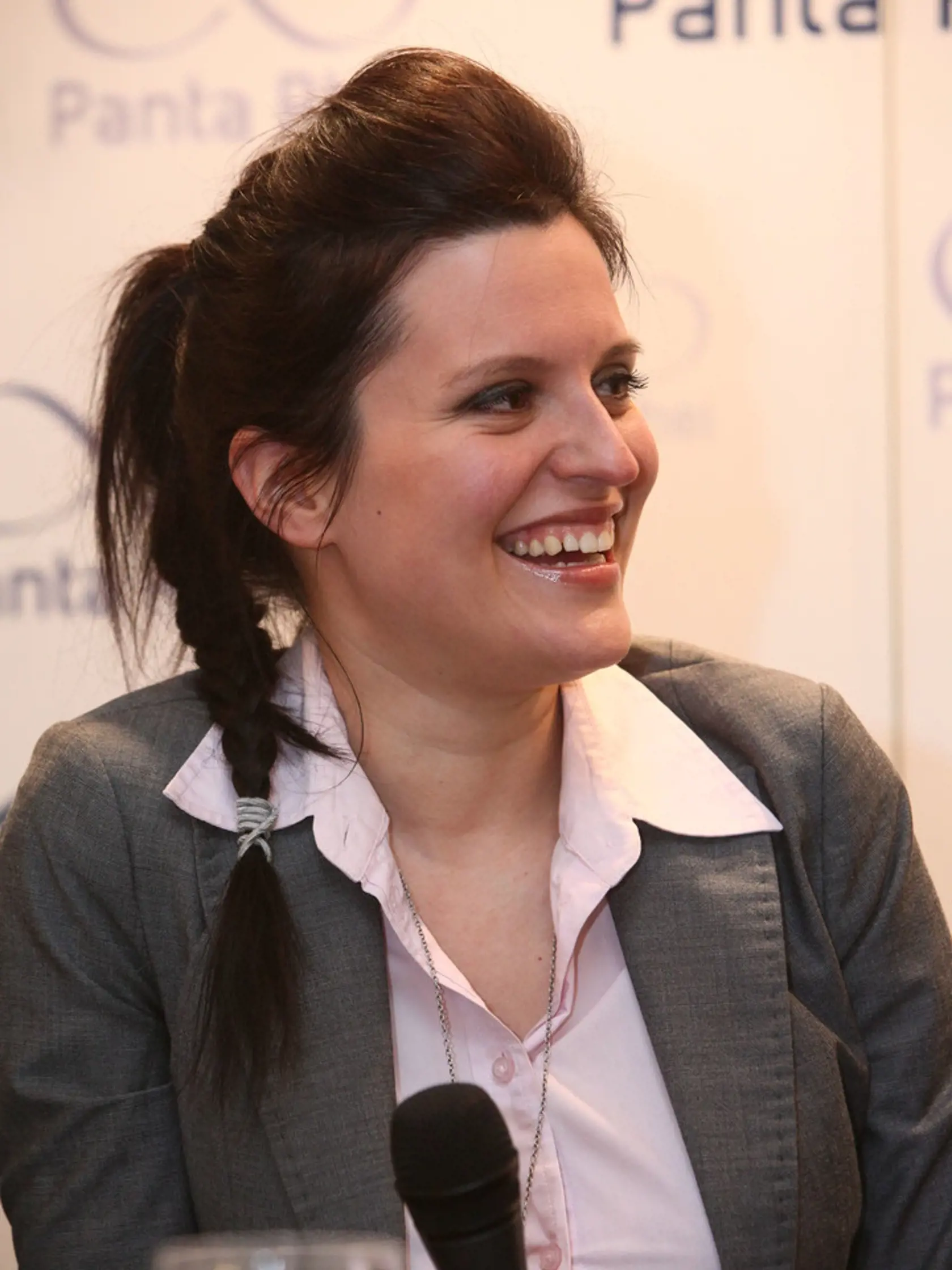 Staršia dcéra Hana Lasicová  (37) 