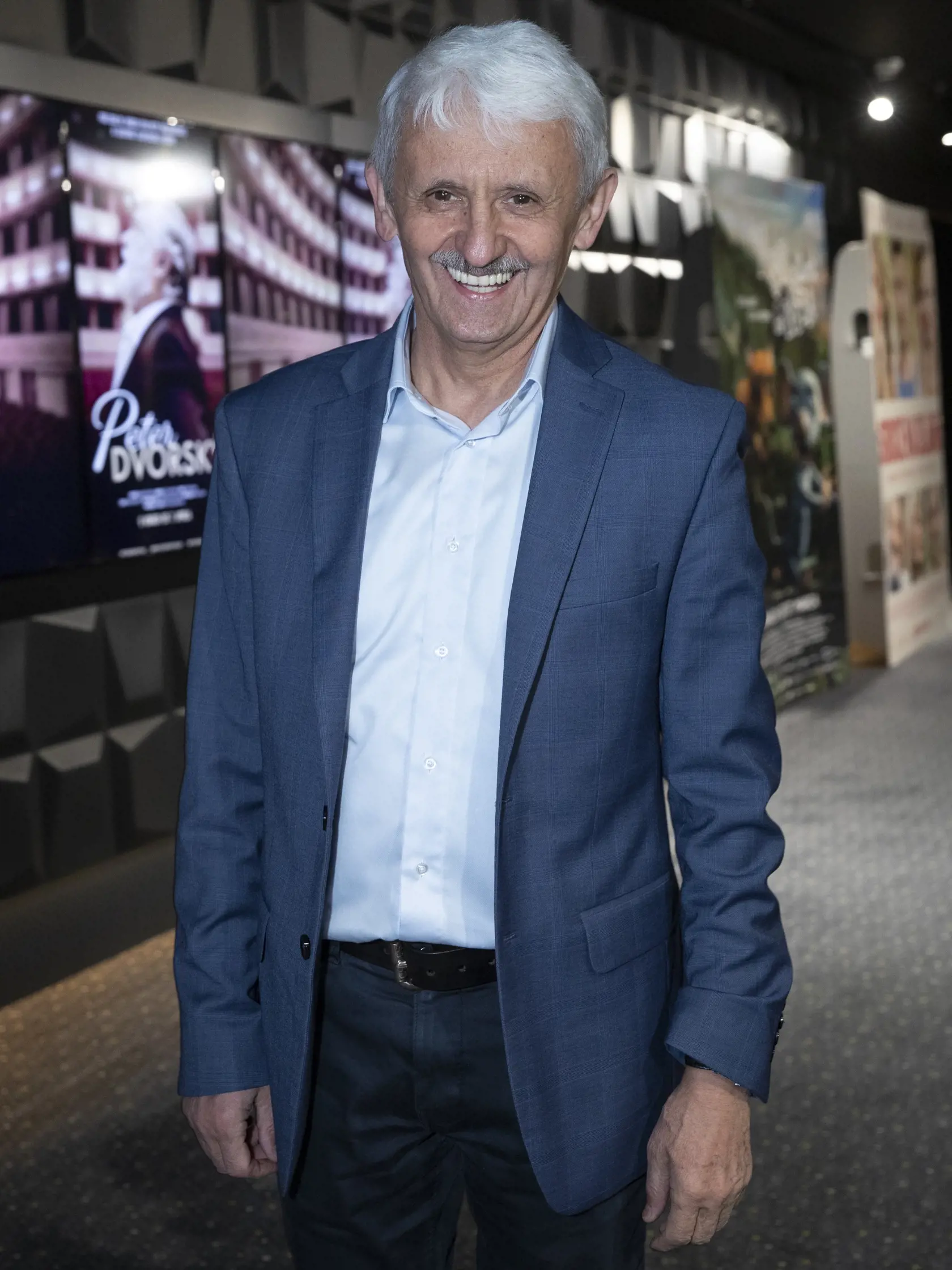 Peter Dvorský - film Ivety Malachovskej o legende slovenskej opery. Premiéra filmu v bratislavskom kine nákupného centra Bory Mall. Na snímke je Mikuláš Dzurinda.