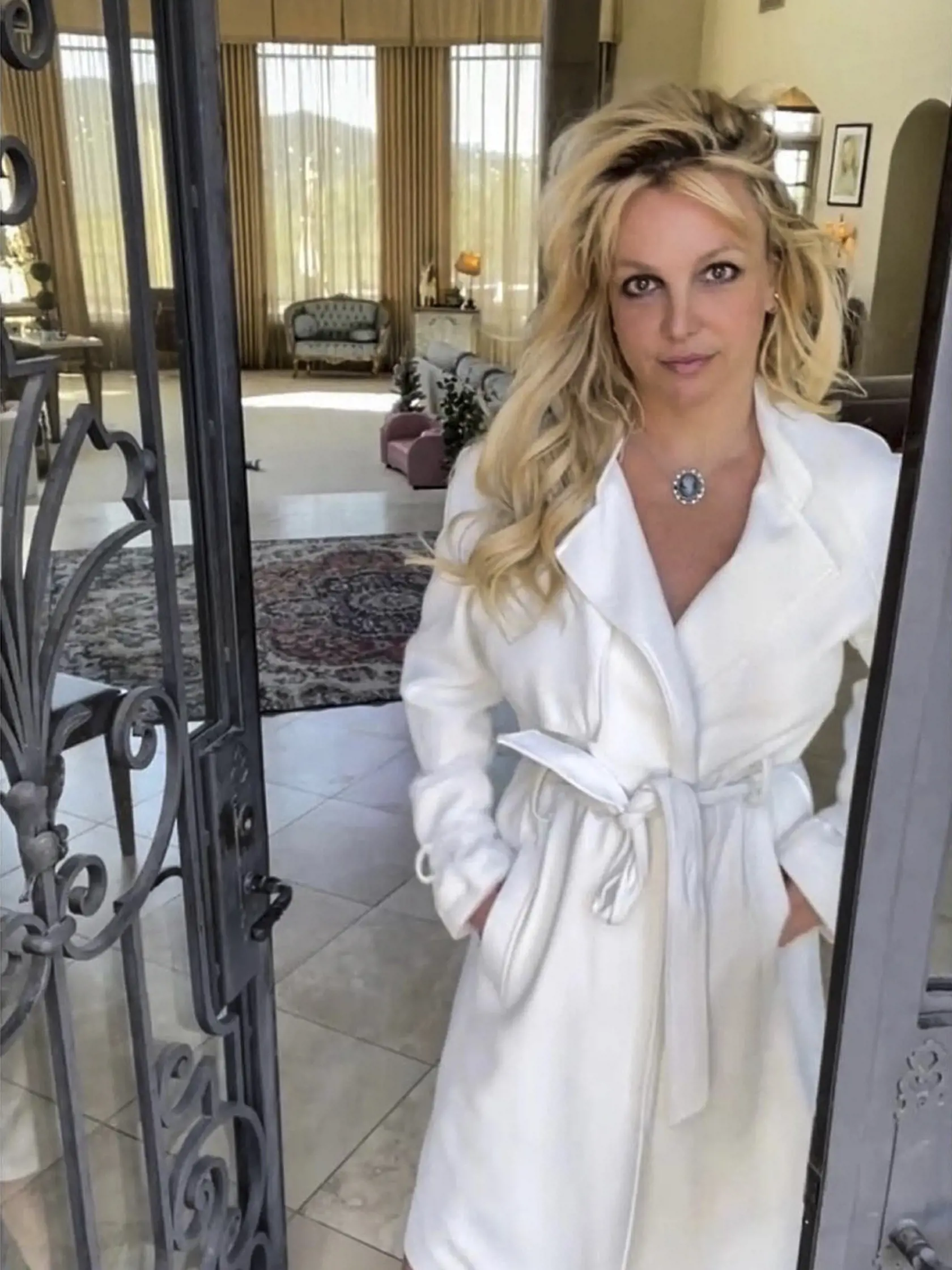 Kontroverzná hviezda Britney Spears, ktorá si za posledné roky prešla náročným osobným obdobím, ako aj následným sobášom a rozvodom, sa rozhodla prehovoriť o svojom pití a zneužití.