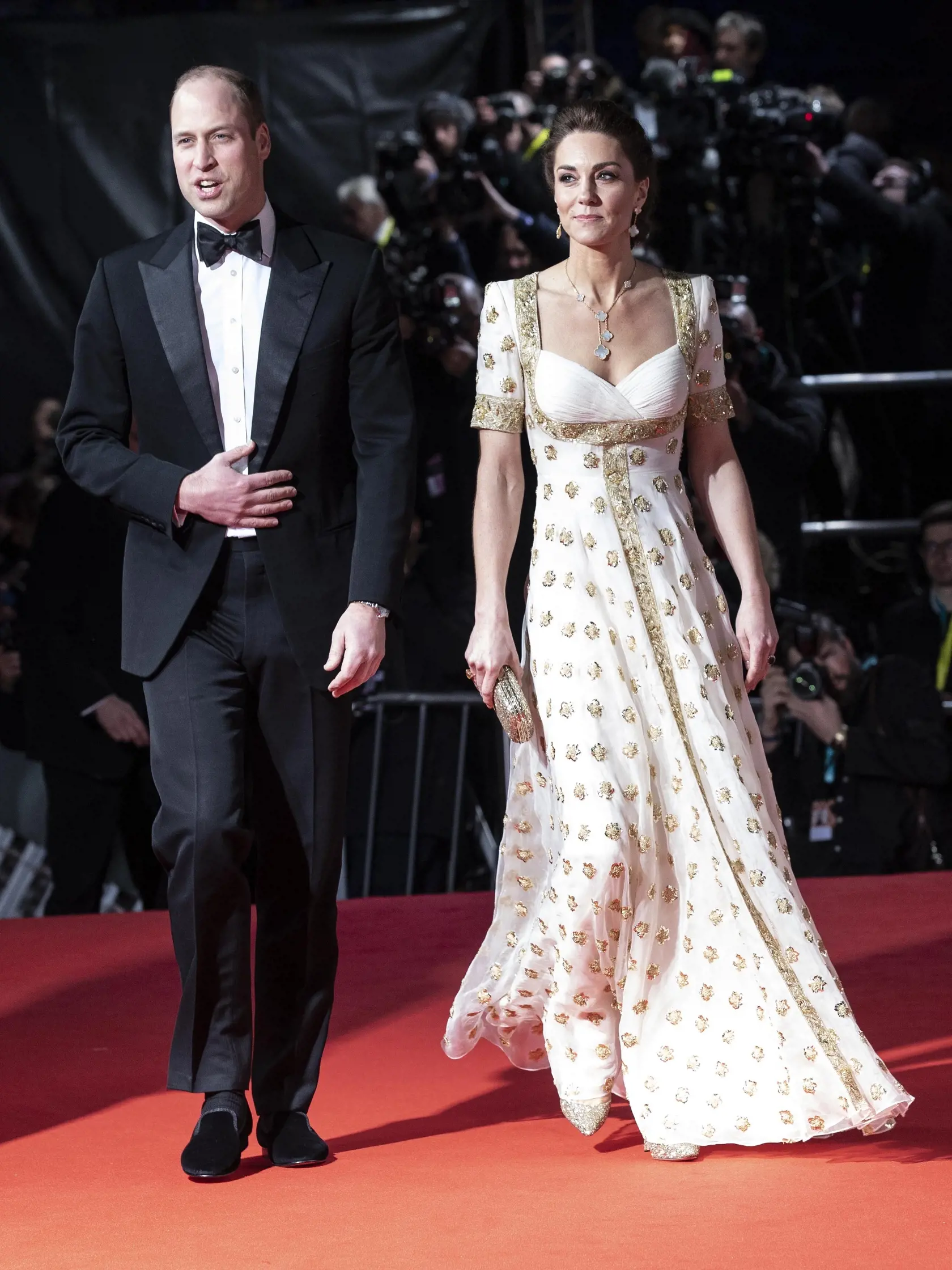 EBE 15 Londýn - Na snímke zľava britský princ William, ktorý je prezidentom organizácie BAFTA a jeho manželka a vojvodkyňa Kate prichádzajú na odovzdávanie cien Britskej akadémie filmových a televíznych umení (BAFTA) v Londýne 2. februára 2020. FOTO TASR/AP
Britain's Prince William and Kate, Duchess of Cambridge arrive at the Royal Albert Hall in London, Sunday Feb. 2, 2020, to attend the the Bafta Film Awards. (Jeff Gilbert/Pool via AP)