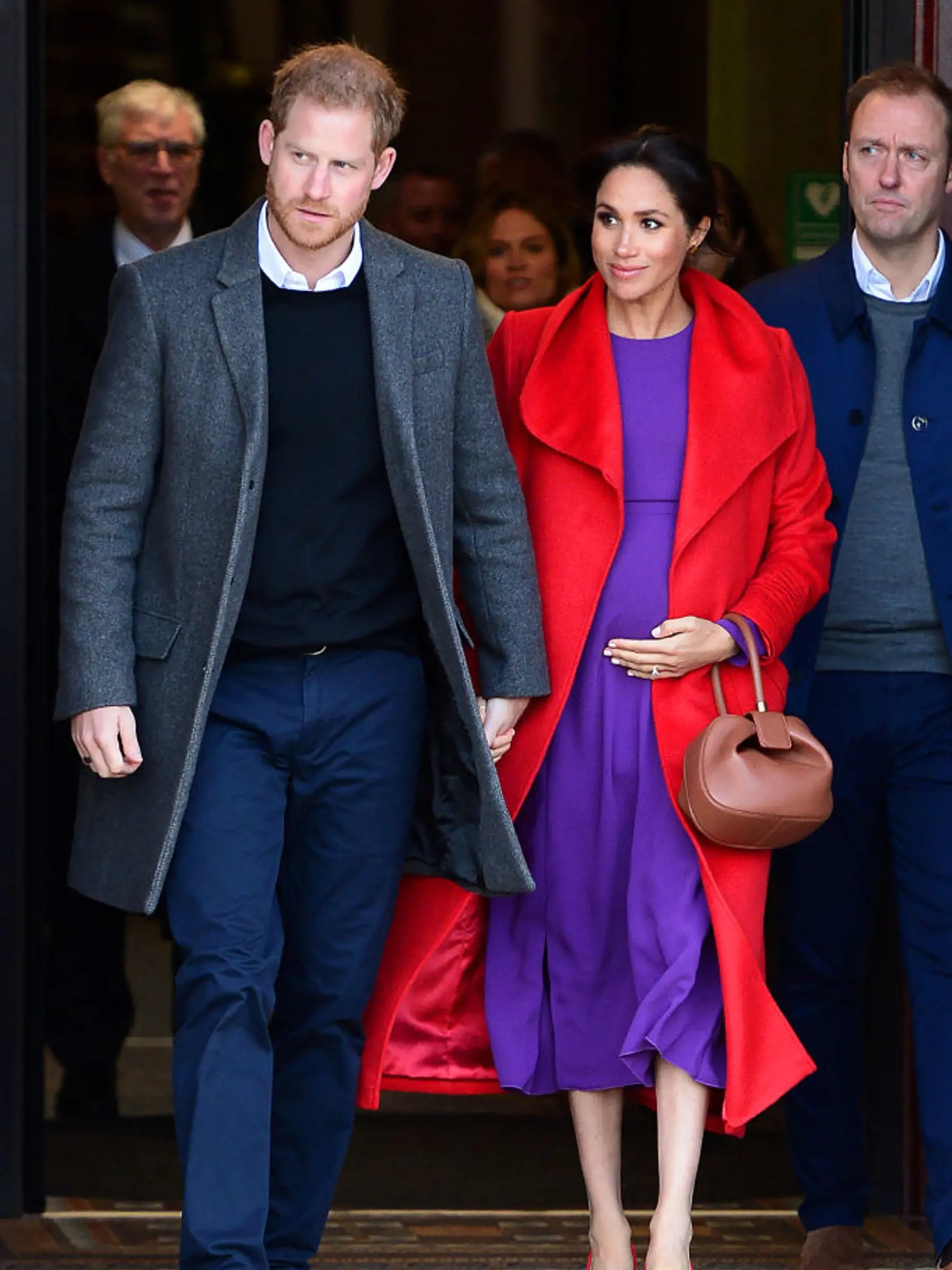 Meghan a Harry vzdali poctu vojnovému autorovi... a vojvodkyňa nechcene prezradila, kedy sa jej narodí bábo!