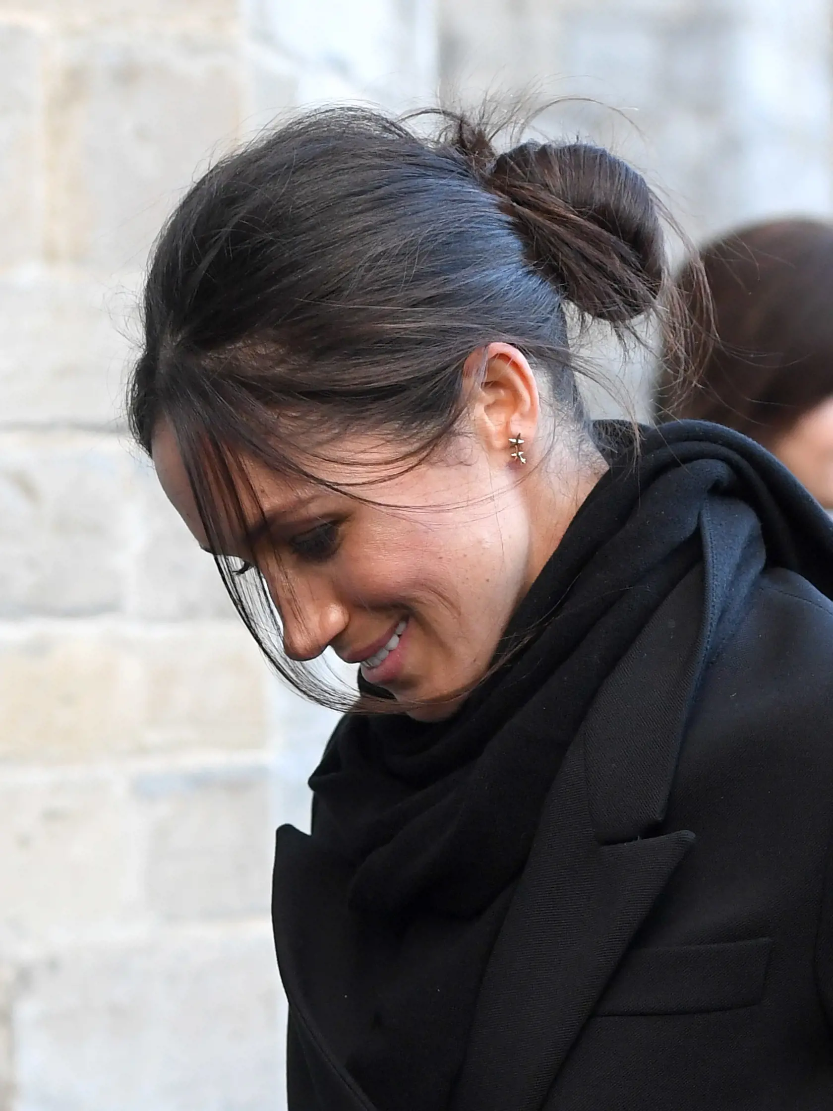 Meghan Markle miluje nedbalé účesy.