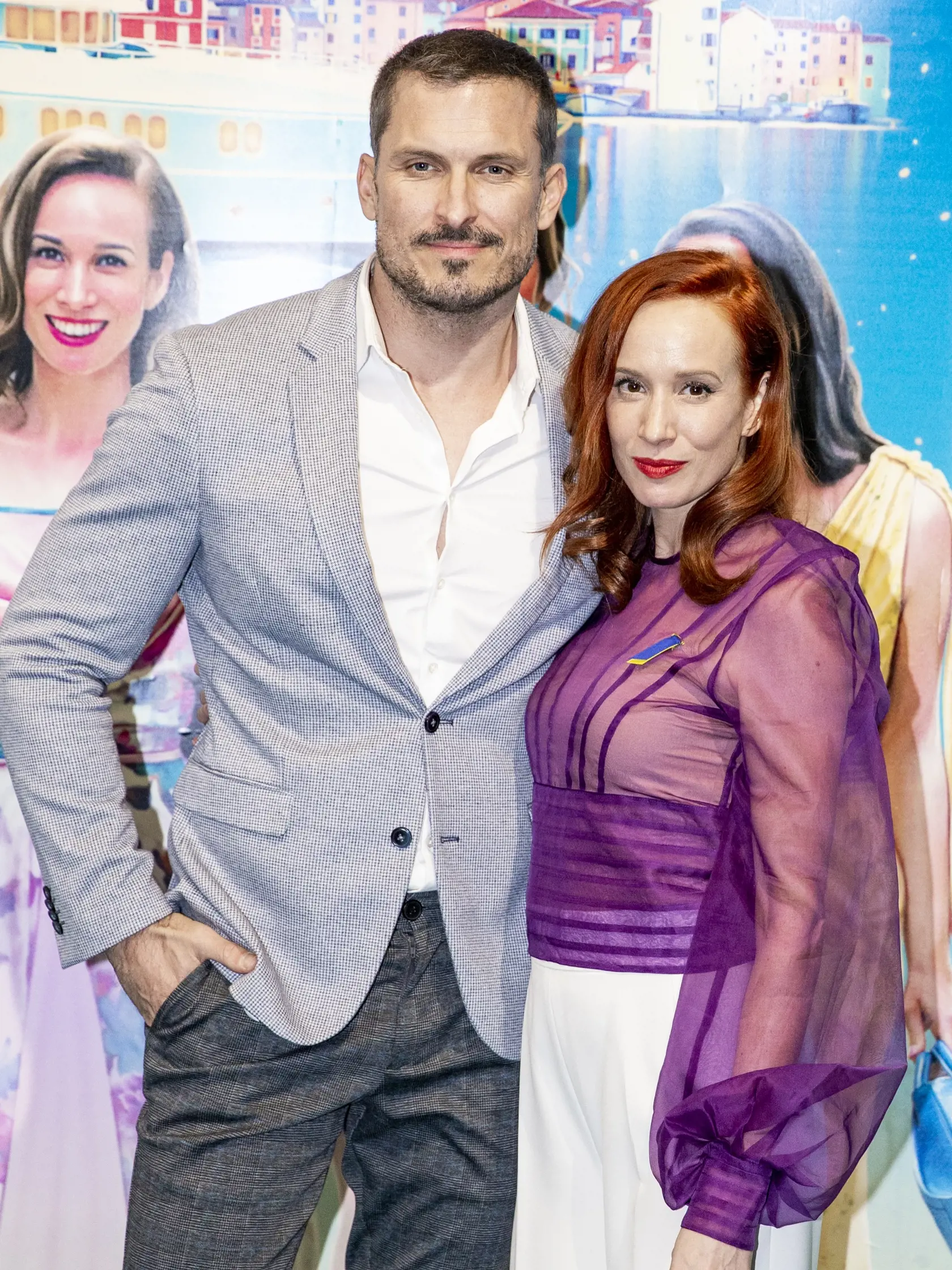 Herec Ján Koleník a Táňou Pauhofovou si vo filme zahrali hlavné úlohy. Obaja na premiére neskrývali dobrú náladu.