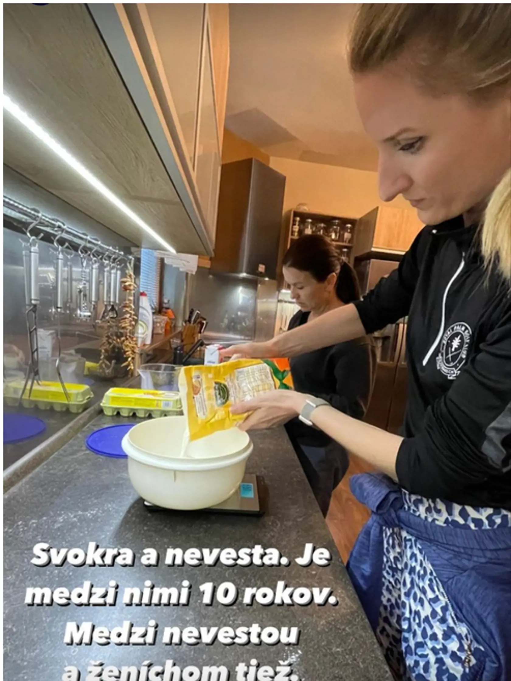 Adelke to s Viktorovou mamou v kuchyni veľmi ladilo.