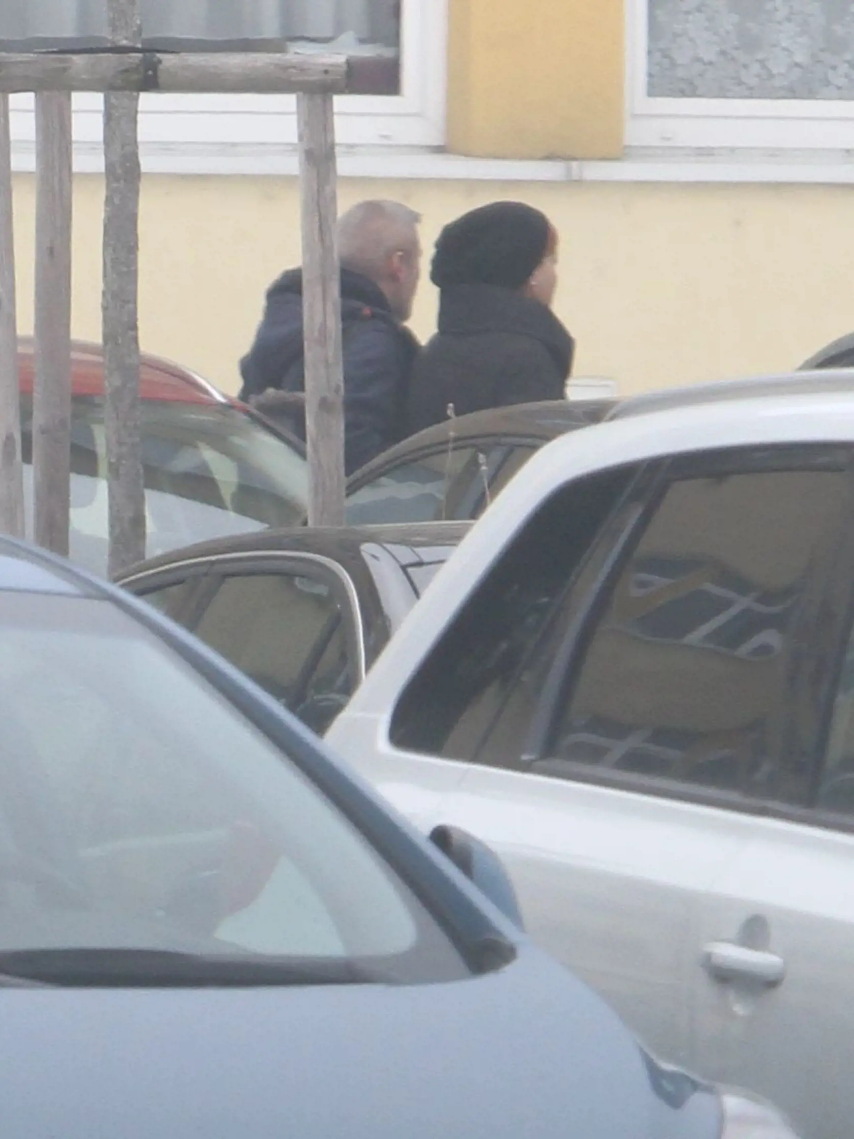Zdržali sa tam niekoľko minút a následne spoločne odišli.