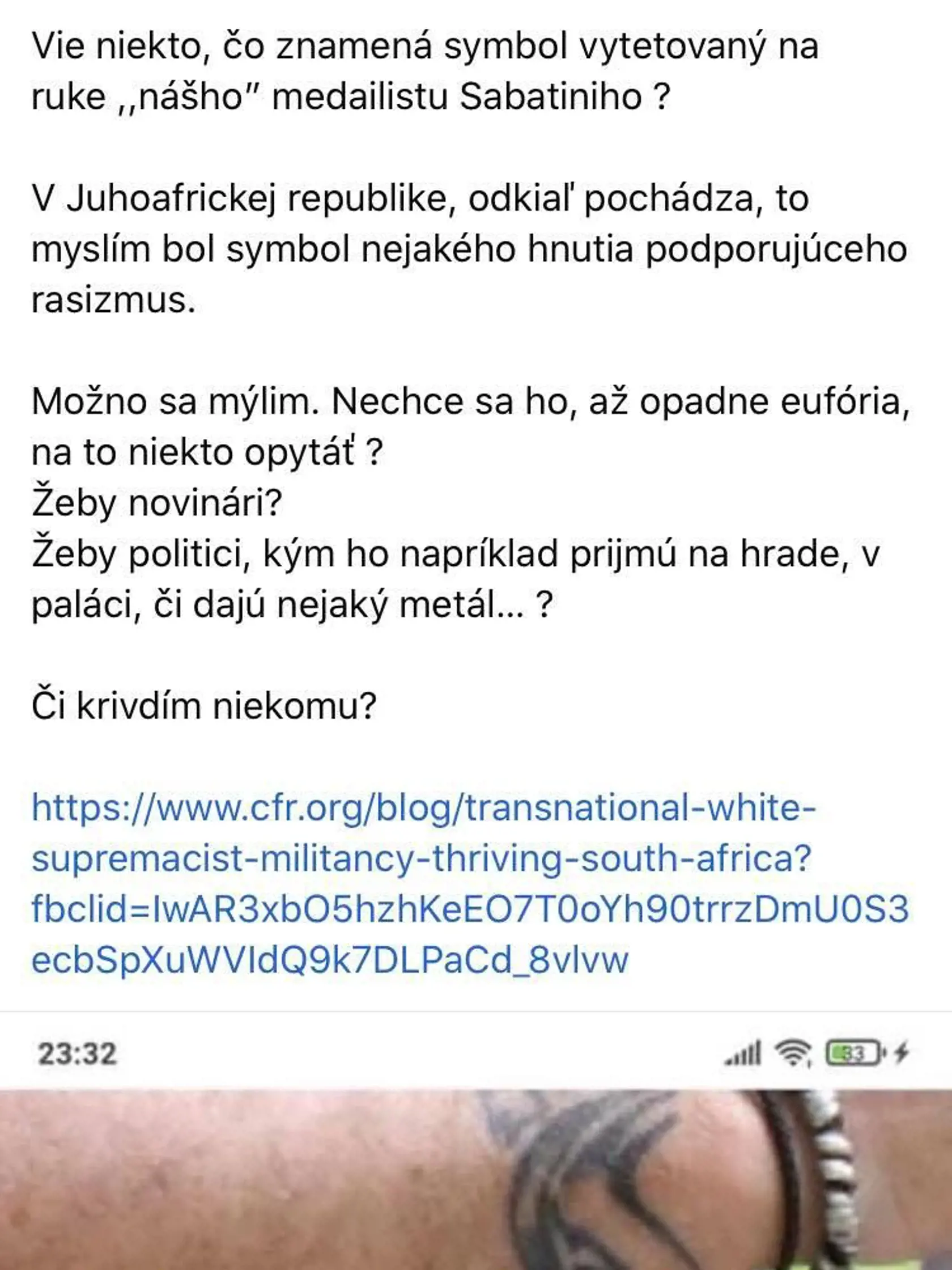 Istý Maroš zdieľal na Facebooku, že Rory Sabbatini má kontroverzné tetovanie.