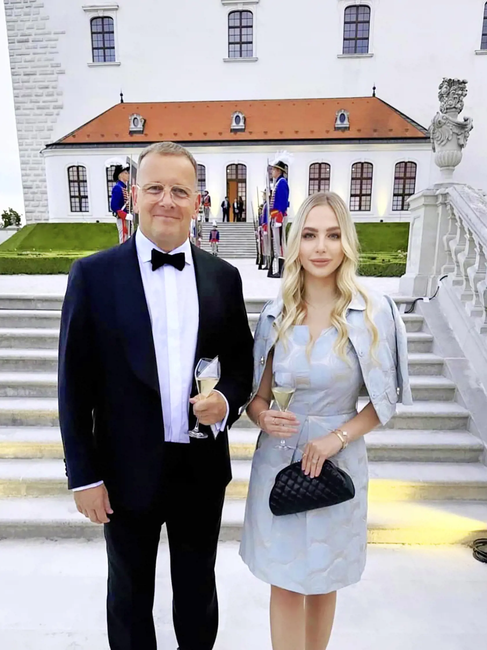 Ekoaktivistka. S dcérou Ester sú zohratá dvojka. Nedávno zachraňovali lastovičky a výťažok z výpredaja šiat pôjde na psí útulok.