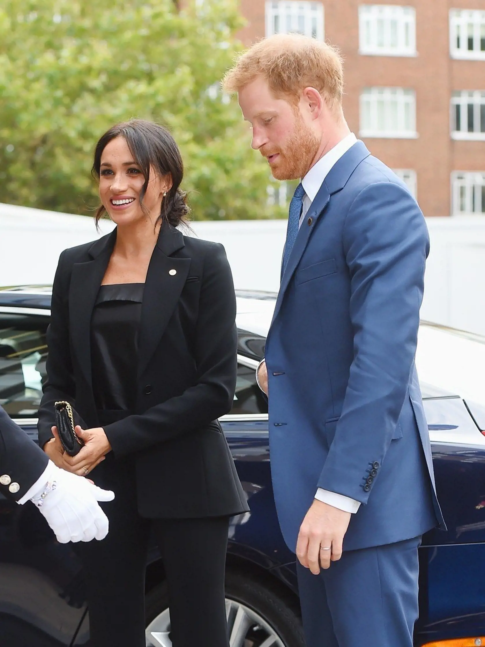 Oficiality a Meghan idú už ruka v ruke, väčšinou sa uskutočňujú pod dohľadom jej manžela, princa Harryho. 