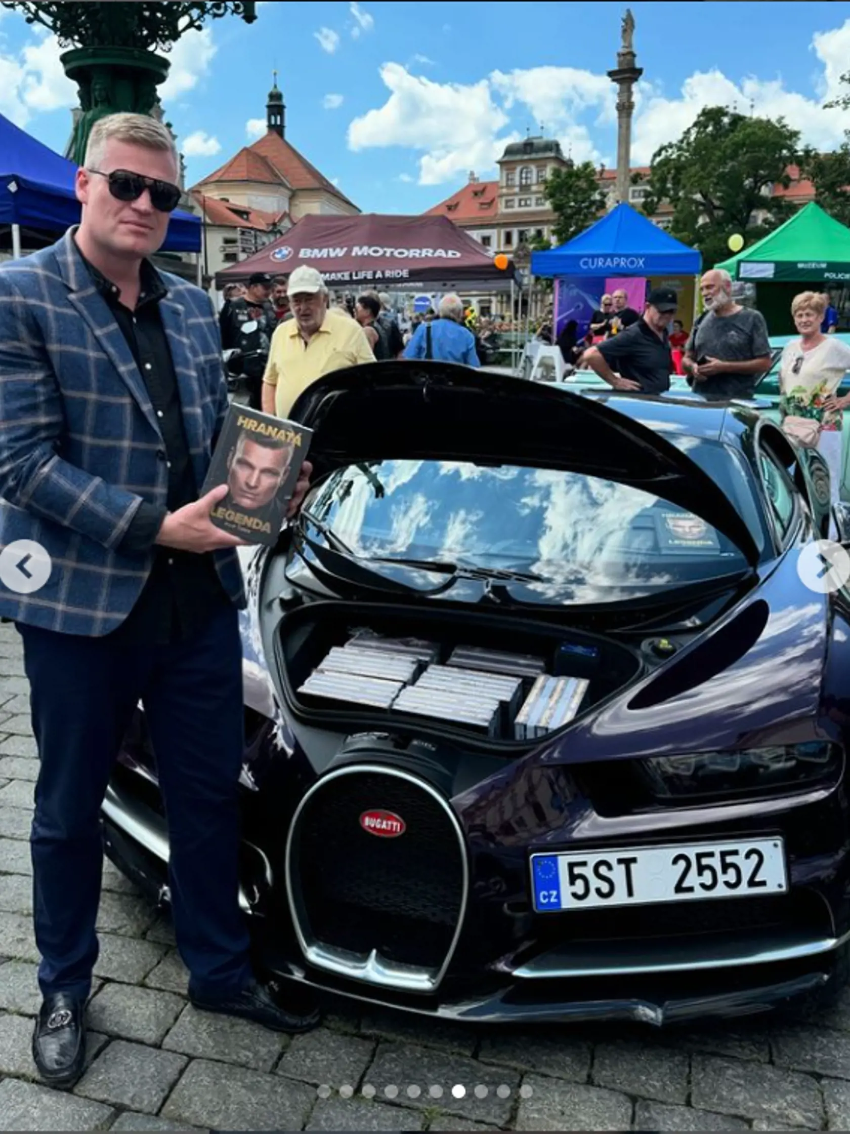 Filip Turek vedie okázalý život. V europarlamente aj vďaka nemu nuda nebude.