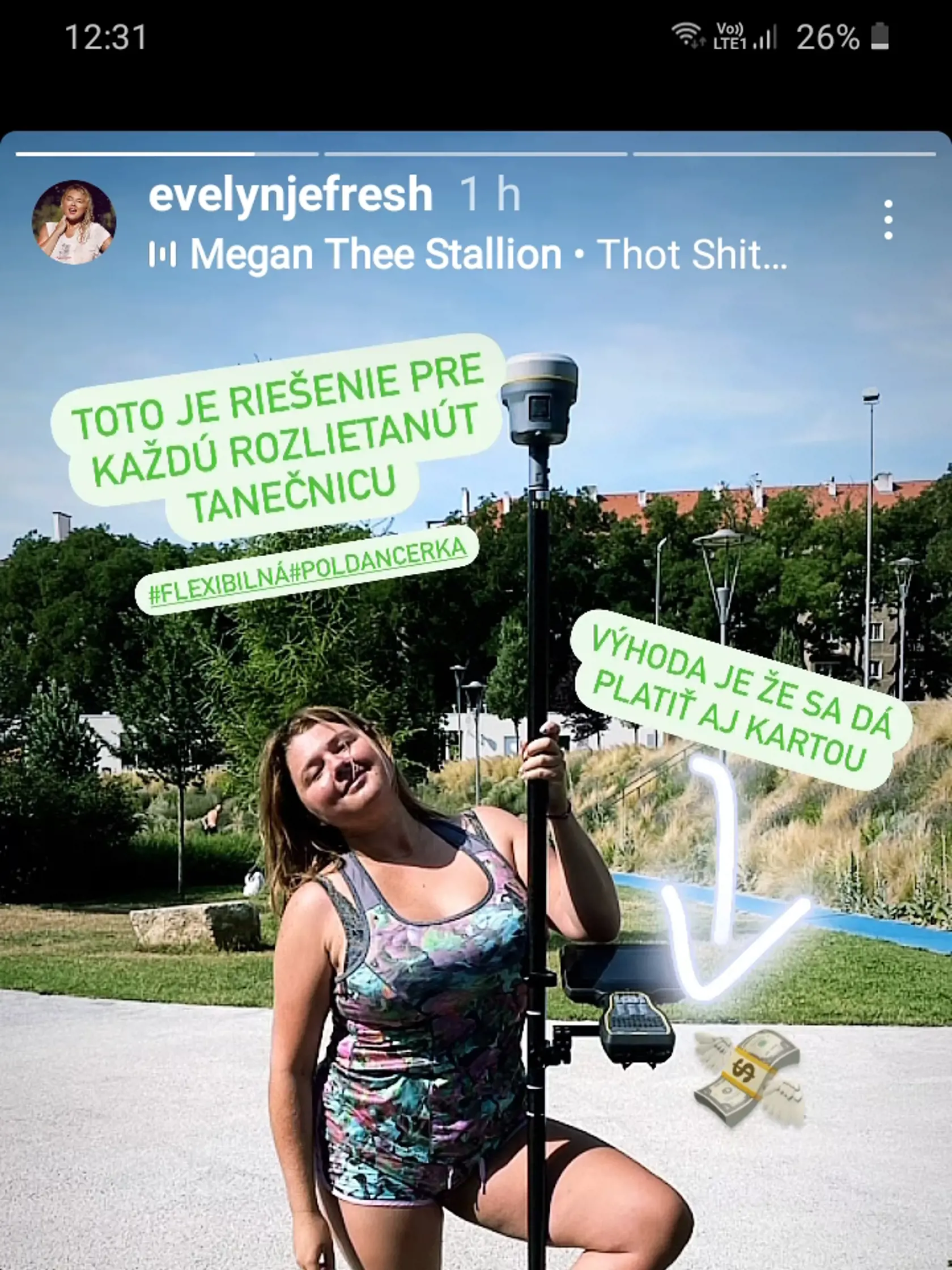 Evelyn si vie vystreliť aj sama zo seba.