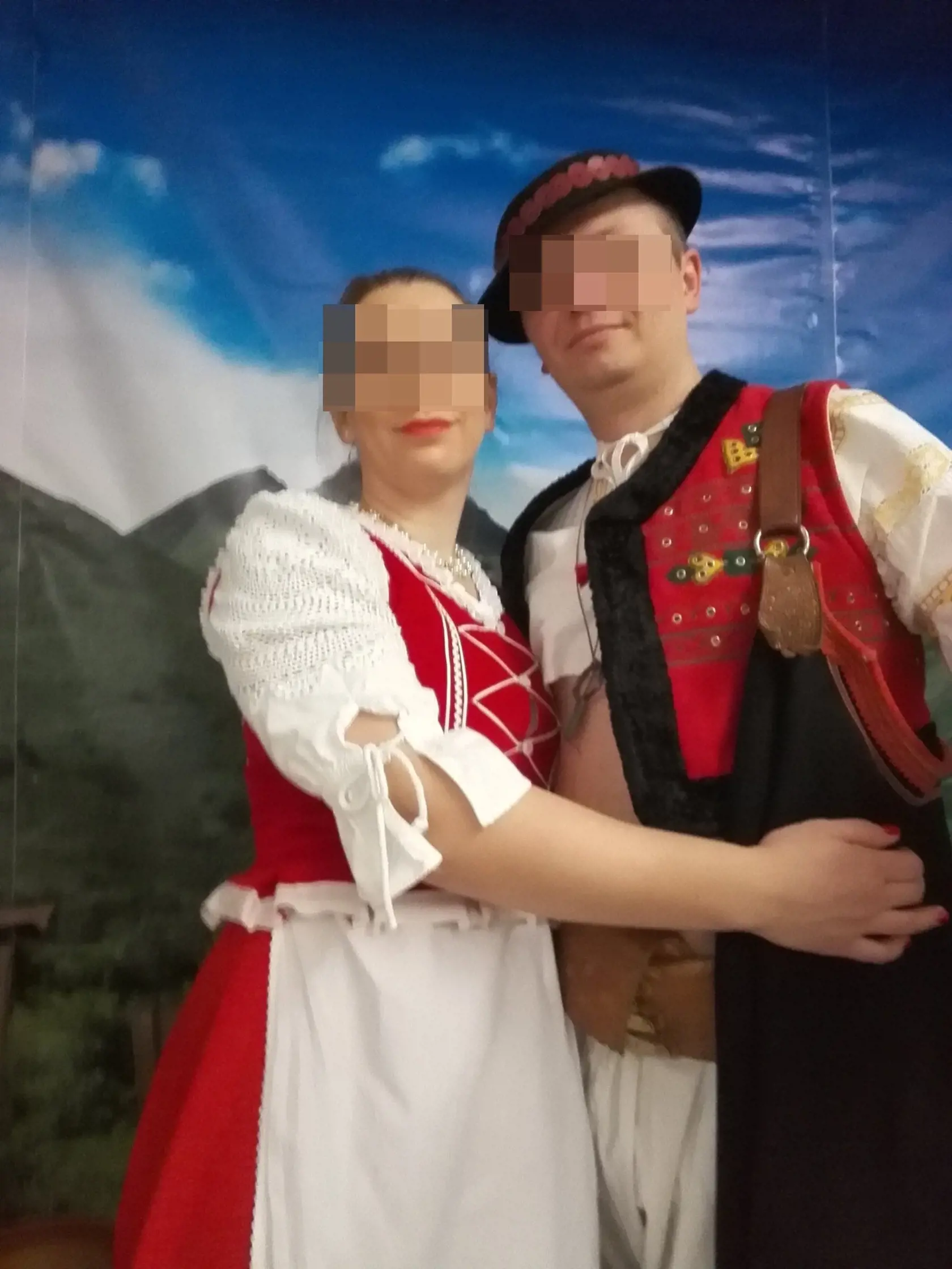 Zanechal po sebe ženu a dve deti.