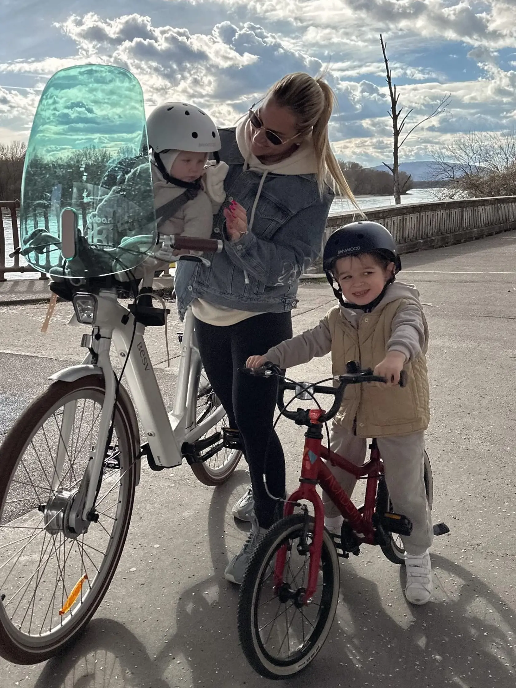 Nedeľa však patrila dcérke našej tenisovej ikony. Malá Ninka absolvovala veľkú premiéru na bicykli, s čím sa hrdá Cibulková pochválila fanúšikom.