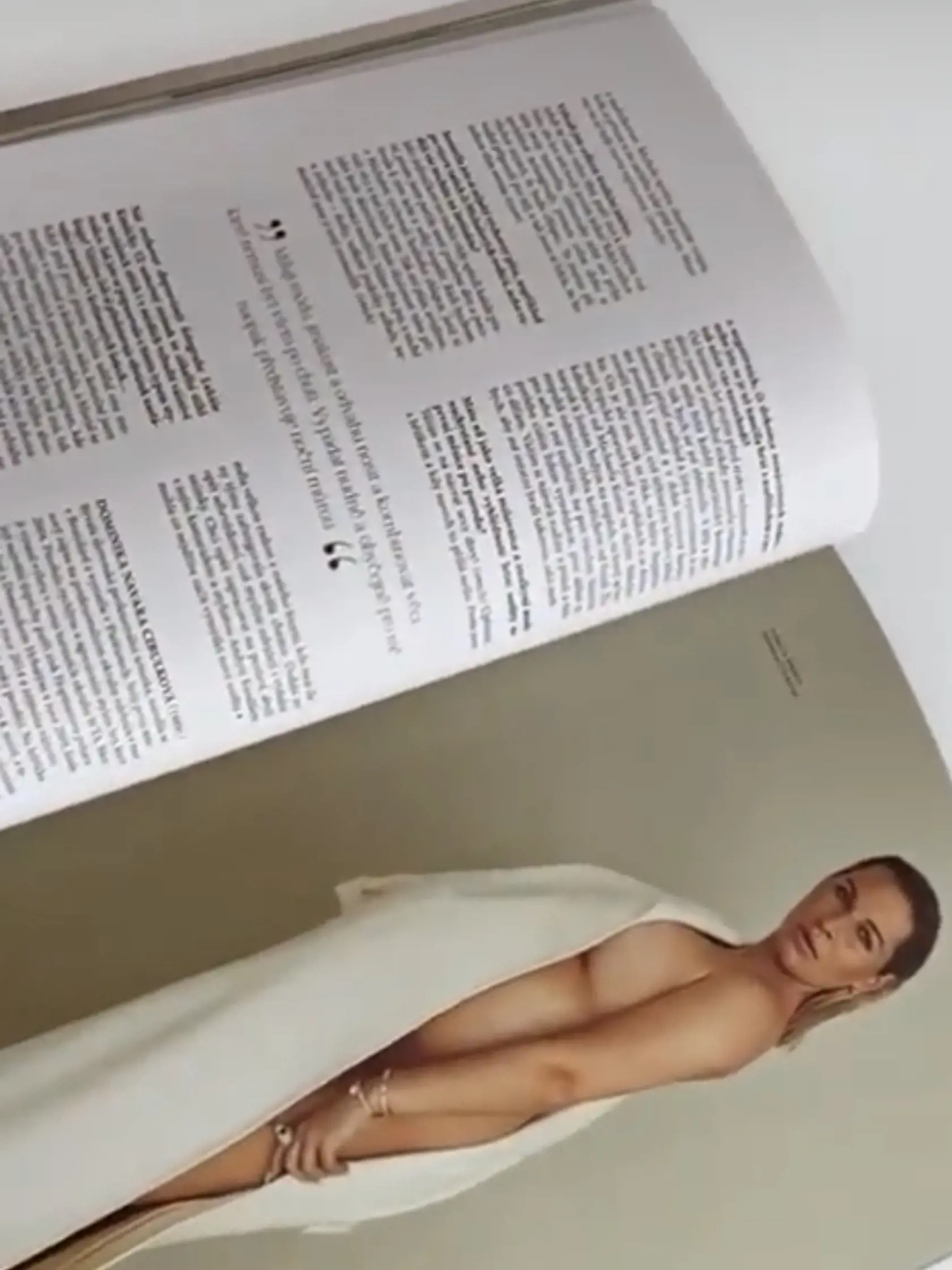 Cibulkovú za tieto zábery niekoľko jedincov vulgárne urážalo.