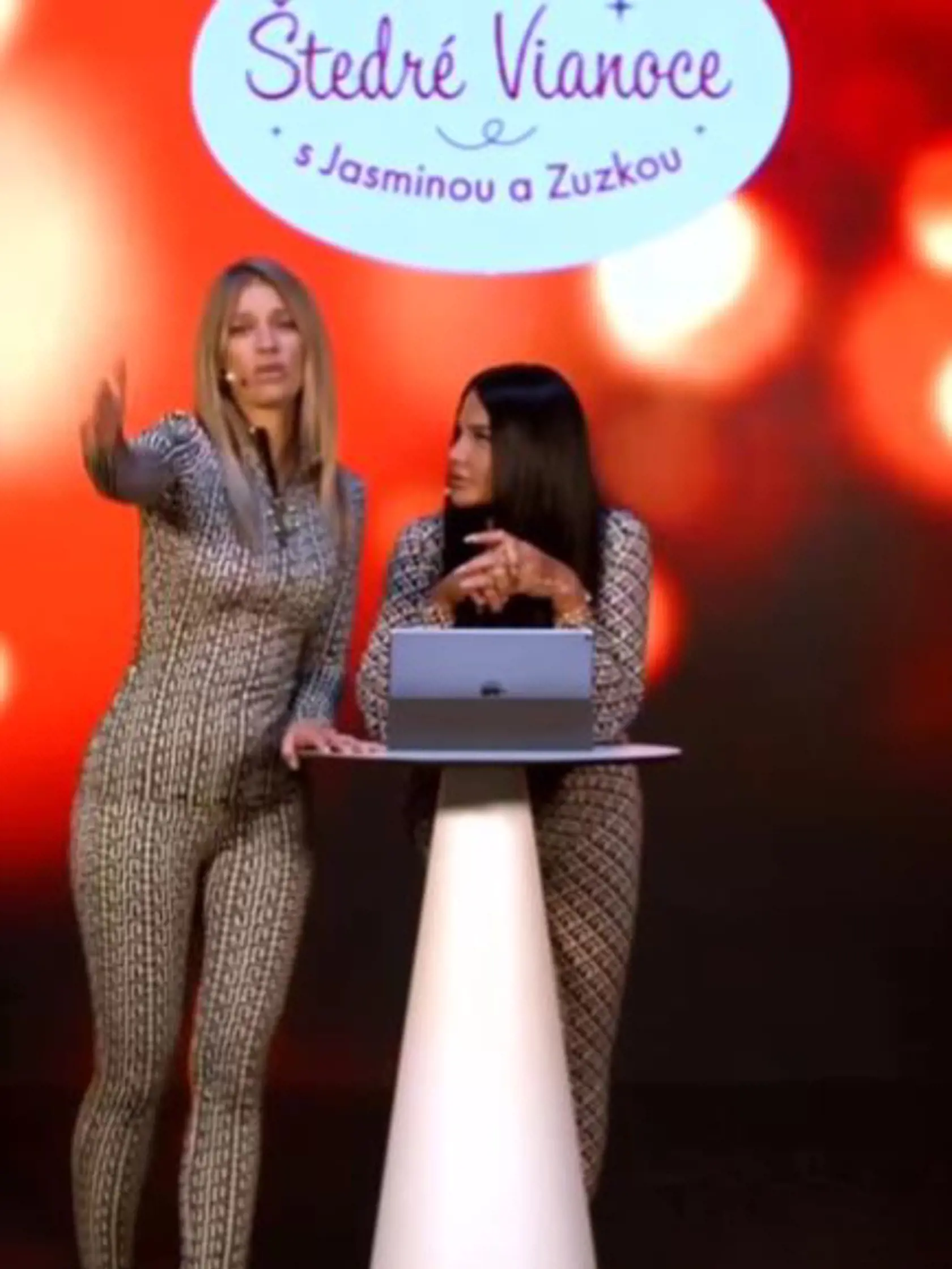 Jasmina Alagič v obtiahnutom komplete. Mnohí jej vytkli, že to vyzerá ako termo prádlo.