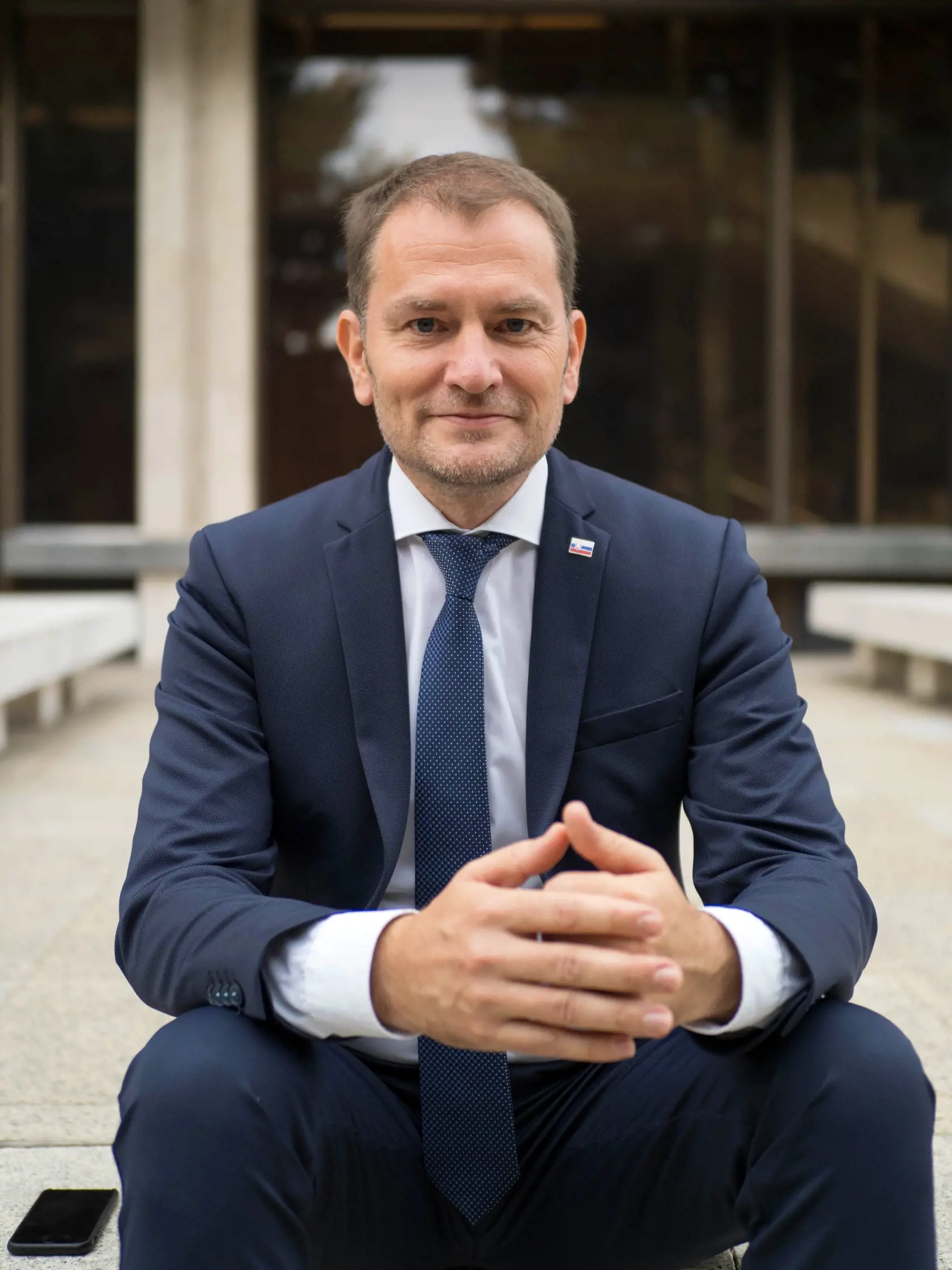 Premiér spáva dobre. Dolámaný sa cíti iba z mäkkého matraca v neskolaudovanom dome.