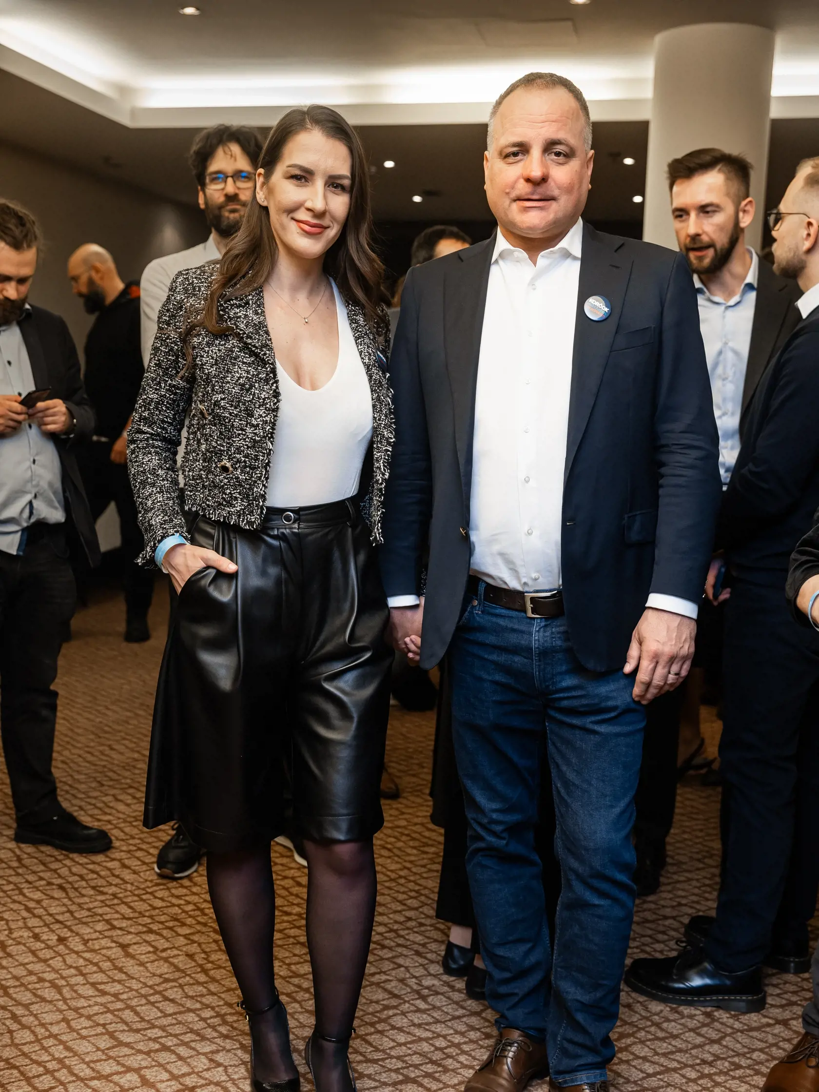 Volebná noc v centrále prezidentského kandidáta Ivana Korčoka v Bratislave. Na snímke Juraj Droba s manželkou.