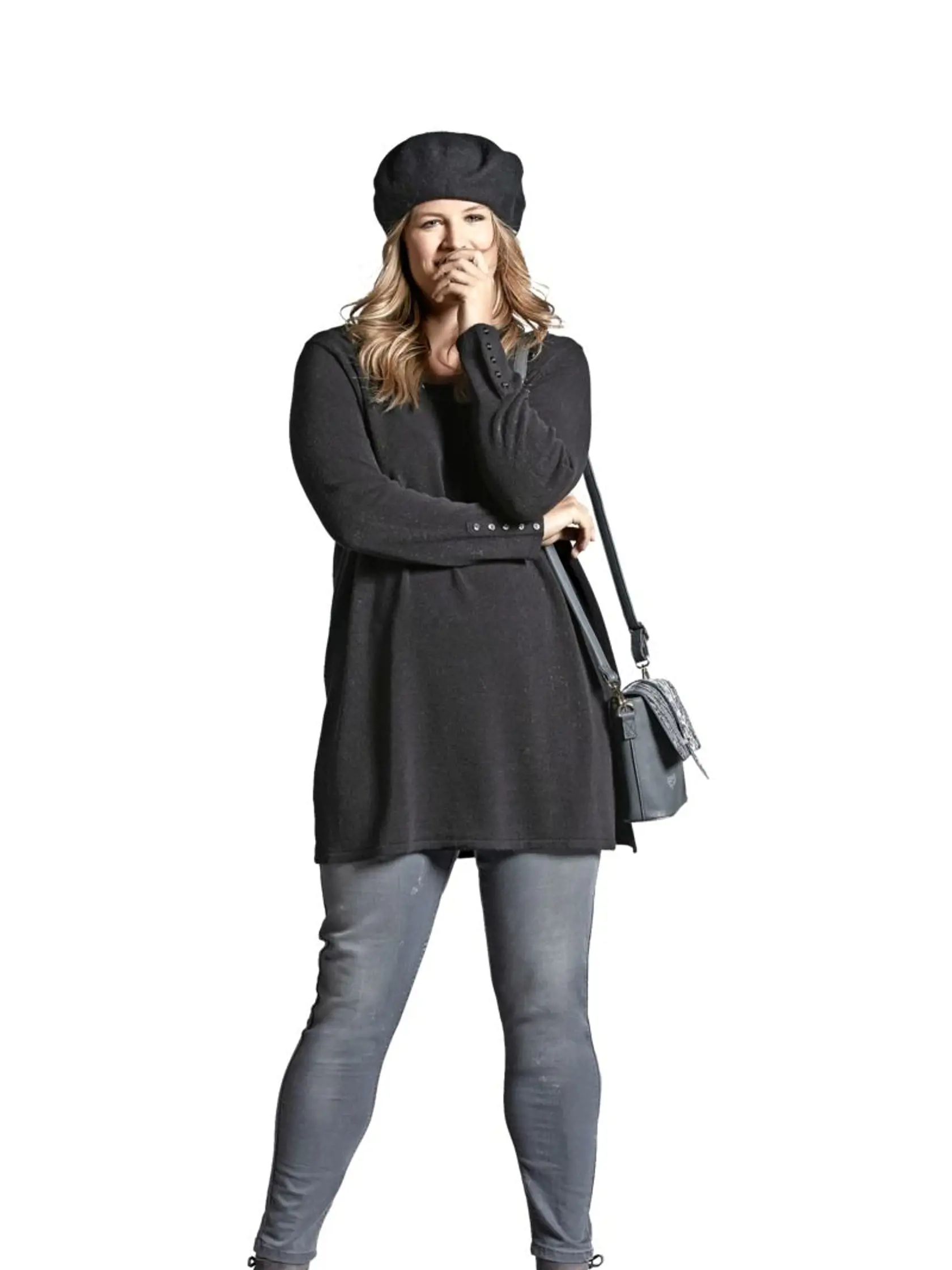 M&Co: Čiapka: 7,95 € Tunika: 23 € Kabelka: 19 € Nohavice: 15 € Čižmičky: 40 €