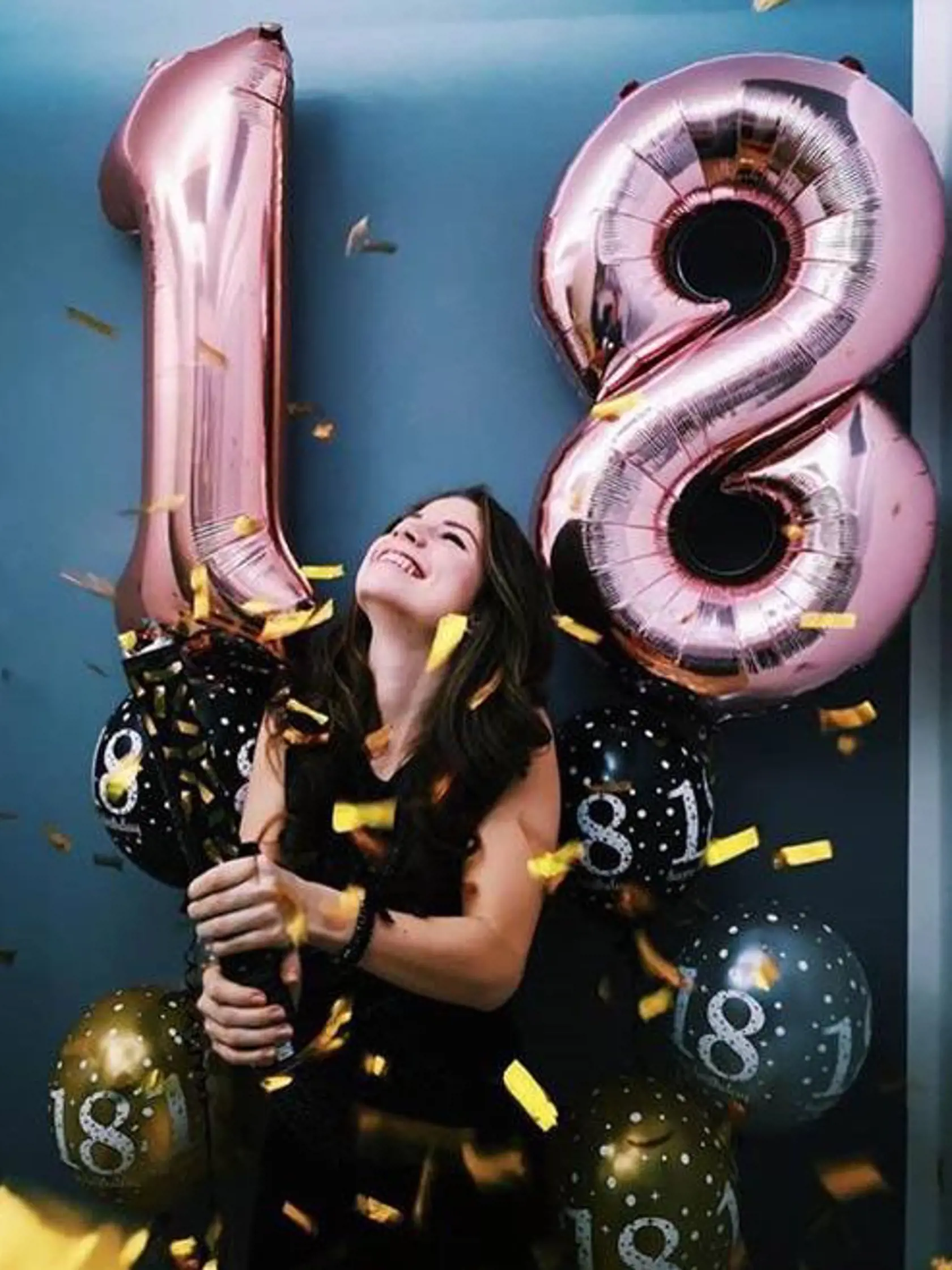 Zuzana Kraváriková, seriálová Dorota: Len nedávno oslávila 18 rokov. A aj tým sa pochválila svojim fanúšikom. Zuzka je mladá, krásna a sympatická herečka, ktorá nemá problém zavesiť fotky hoci len v plavkách.