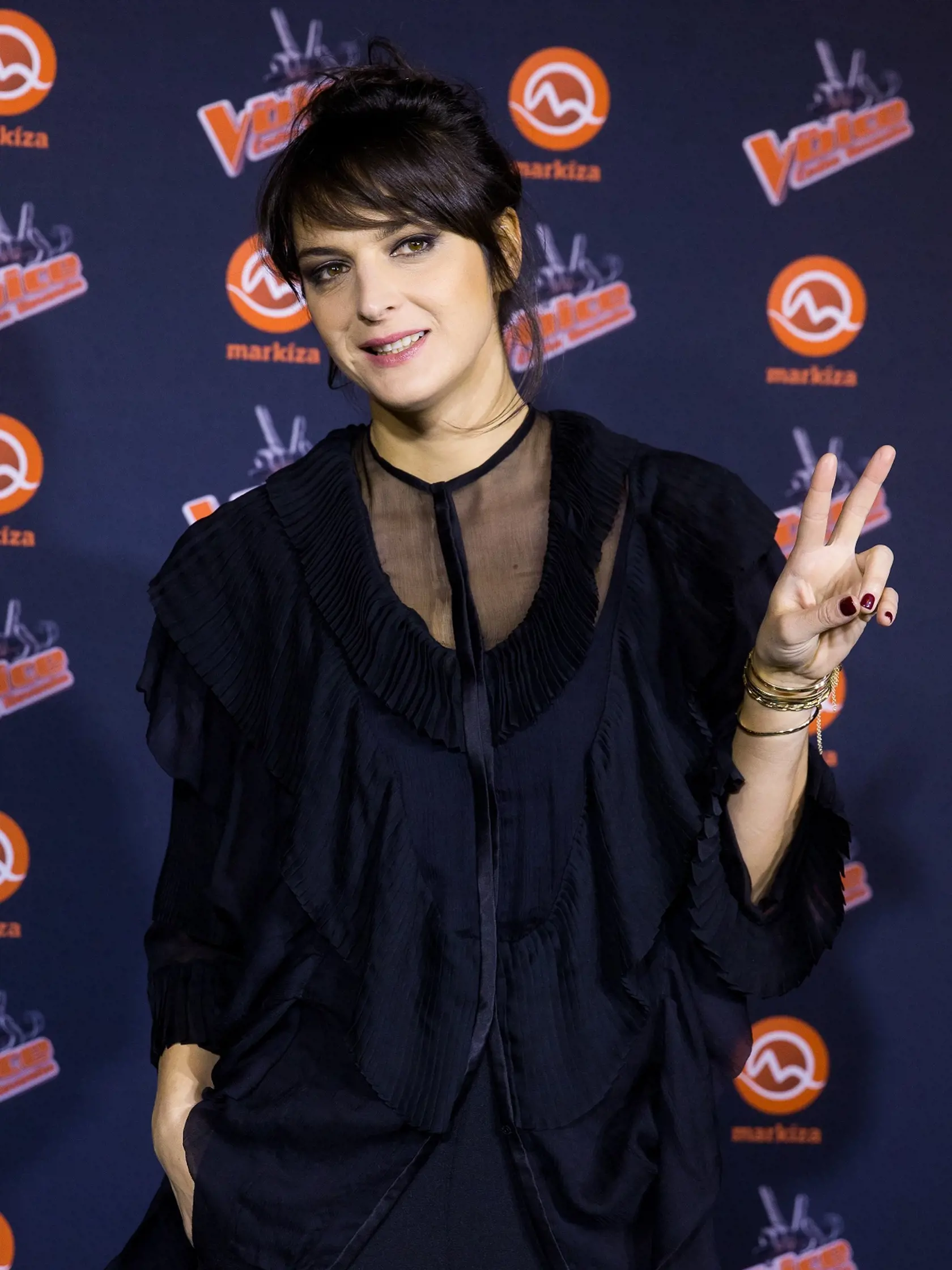 Jana kirschner v súťaži The Voice Česko Slovensko oslávila štyridsiatku a začala novú etapu svojej kariéry. Diváci  jej správanie pred kamerou odsudzujú.