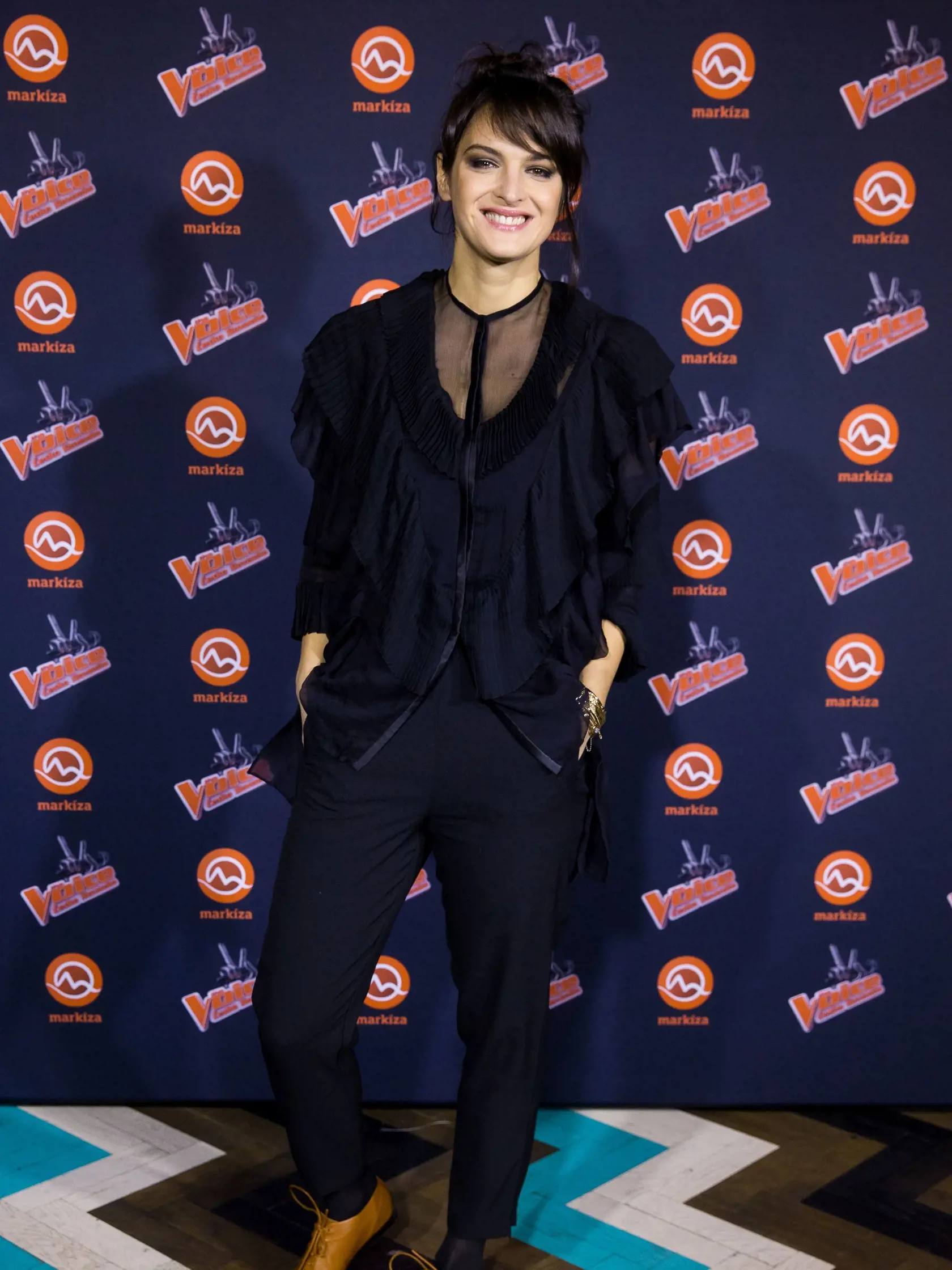 Jana kirschner v súťaži The Voice Česko Slovensko oslávila štyridsiatku a začala novú etapu svojej kariéry. Diváci  jej správanie pred kamerou odsudzujú.