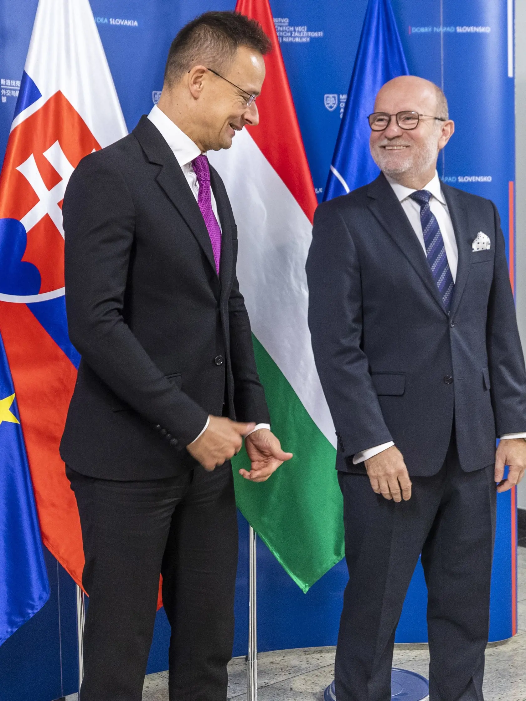 Minister zahraničných vecí Maďarska Péter Szíjjártó a minister zahraničných Slovenska Rastislav Káčer.