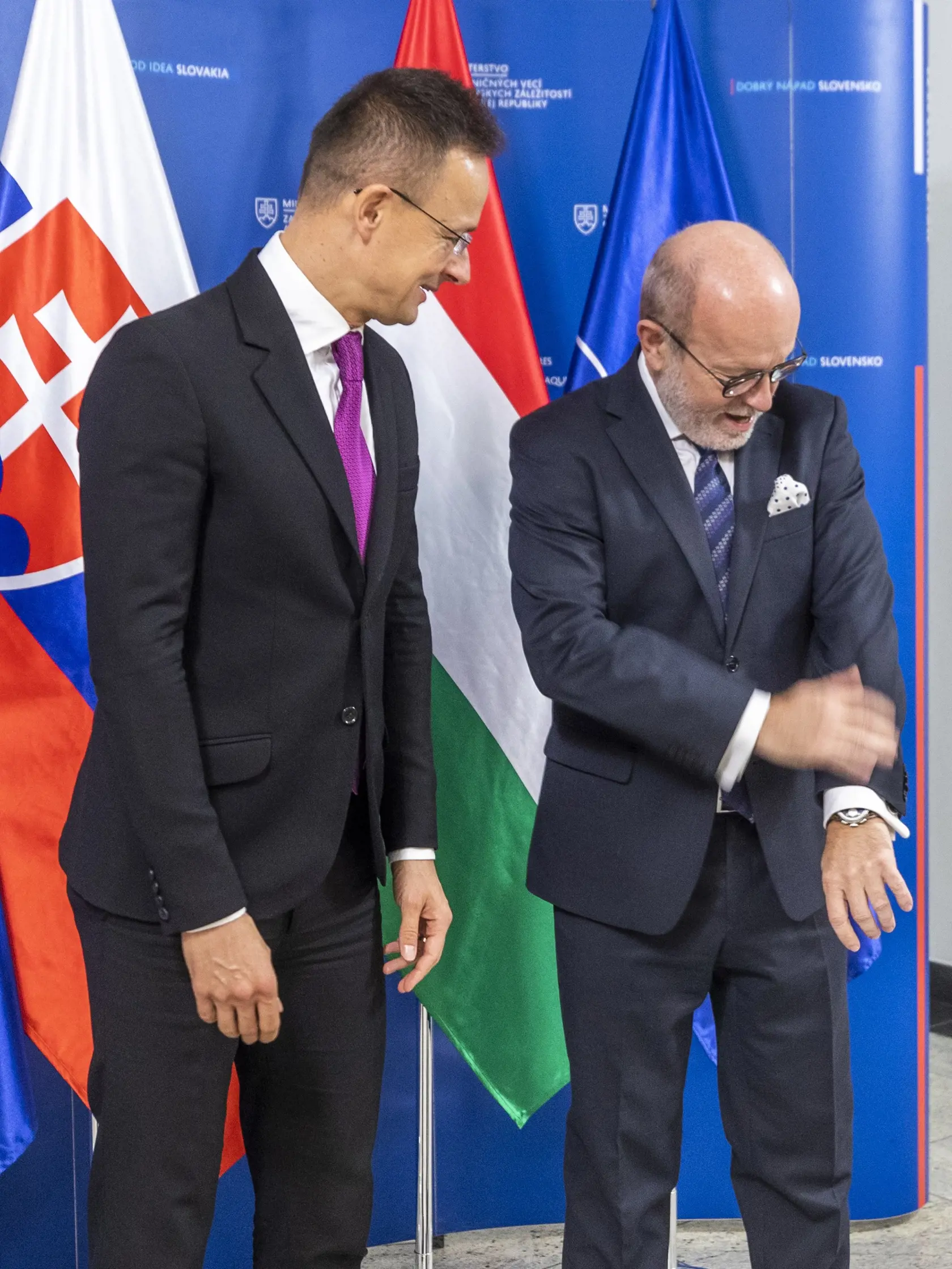 Minister zahraničných vecí Maďarska Péter Szíjjártó a minister zahraničných Slovenska Rastislav Káčer.